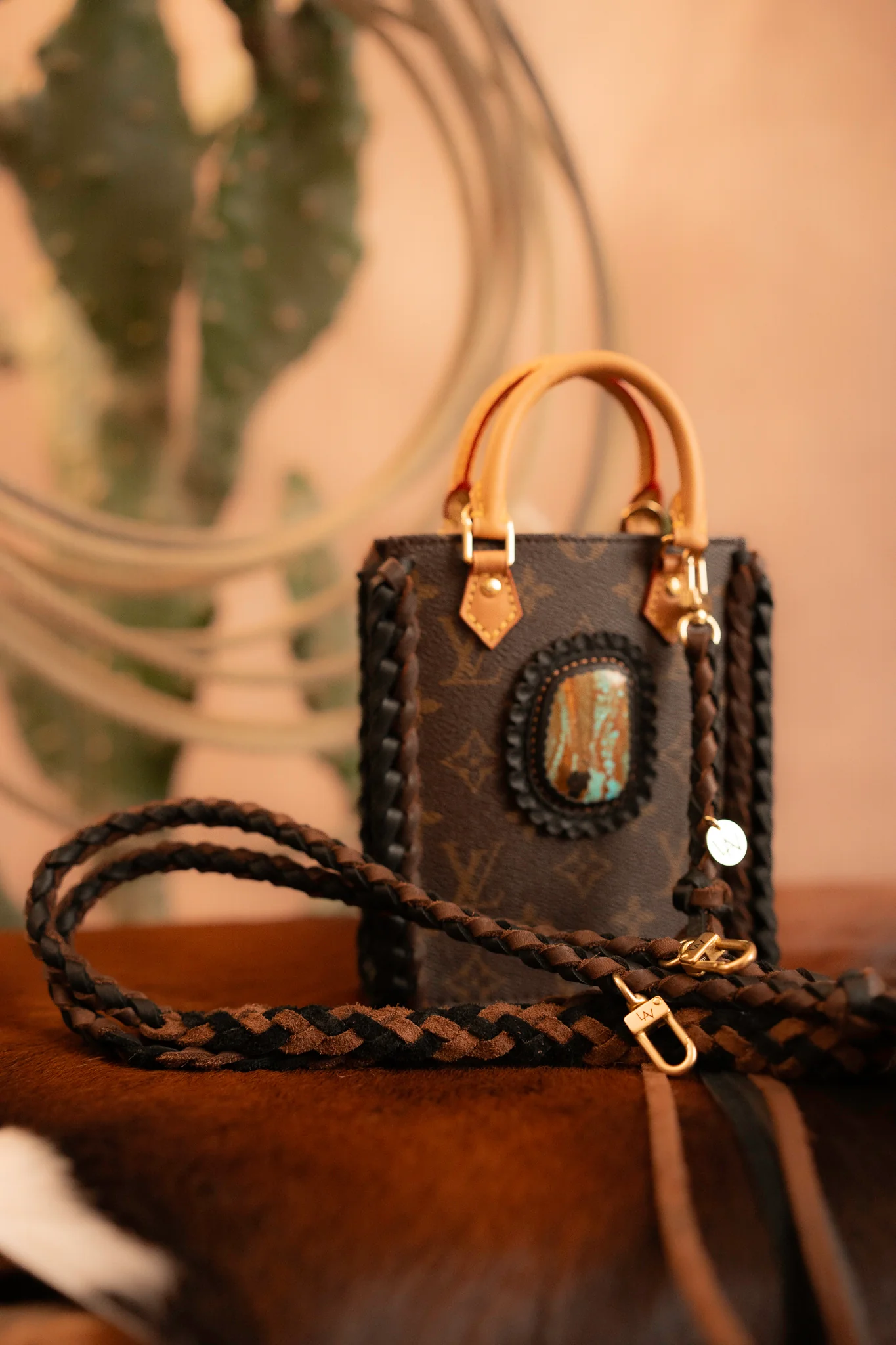 Leather and Vodka 95 Carat Kingman Turquoise Petite Sac Plat Bag - Image 7