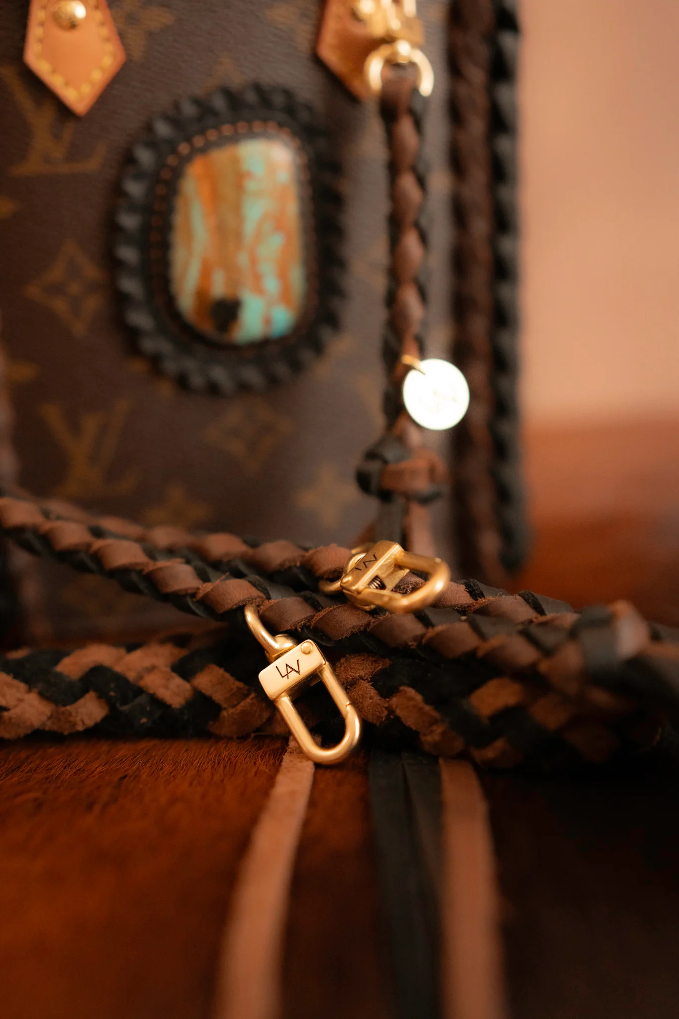 Leather and Vodka 95 Carat Kingman Turquoise Petite Sac Plat Bag - Image 8