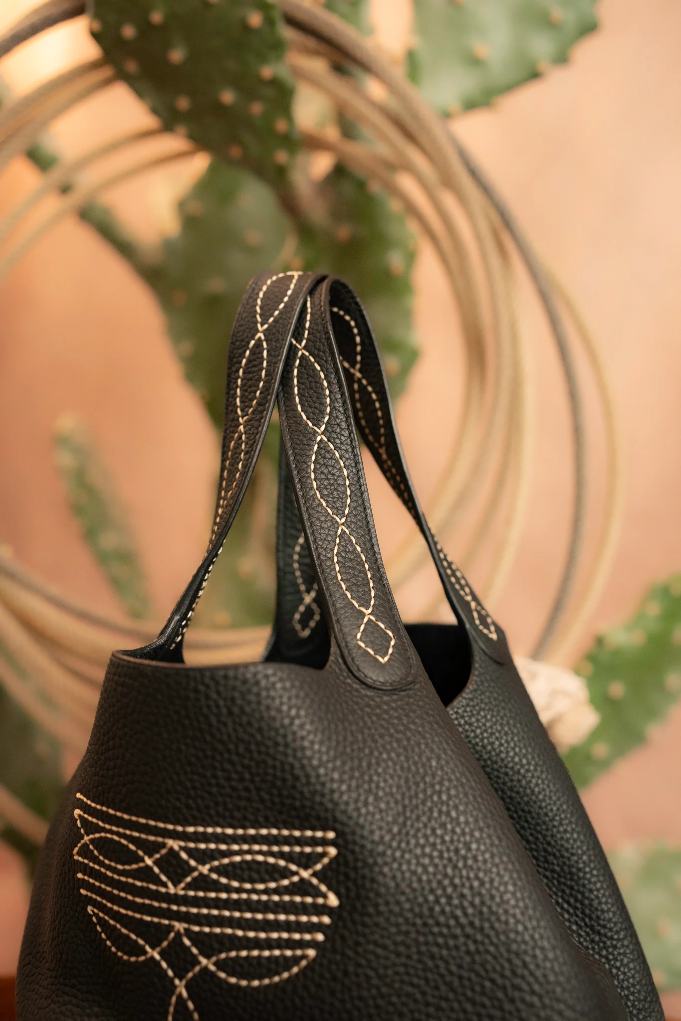 Leather and Vodka Picotin 22 Gun Sling Handbag - Image 5