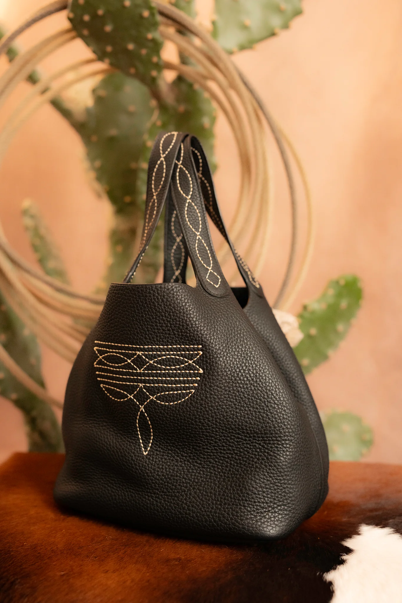 Leather and Vodka Picotin 22 Gun Sling Handbag - Image 6