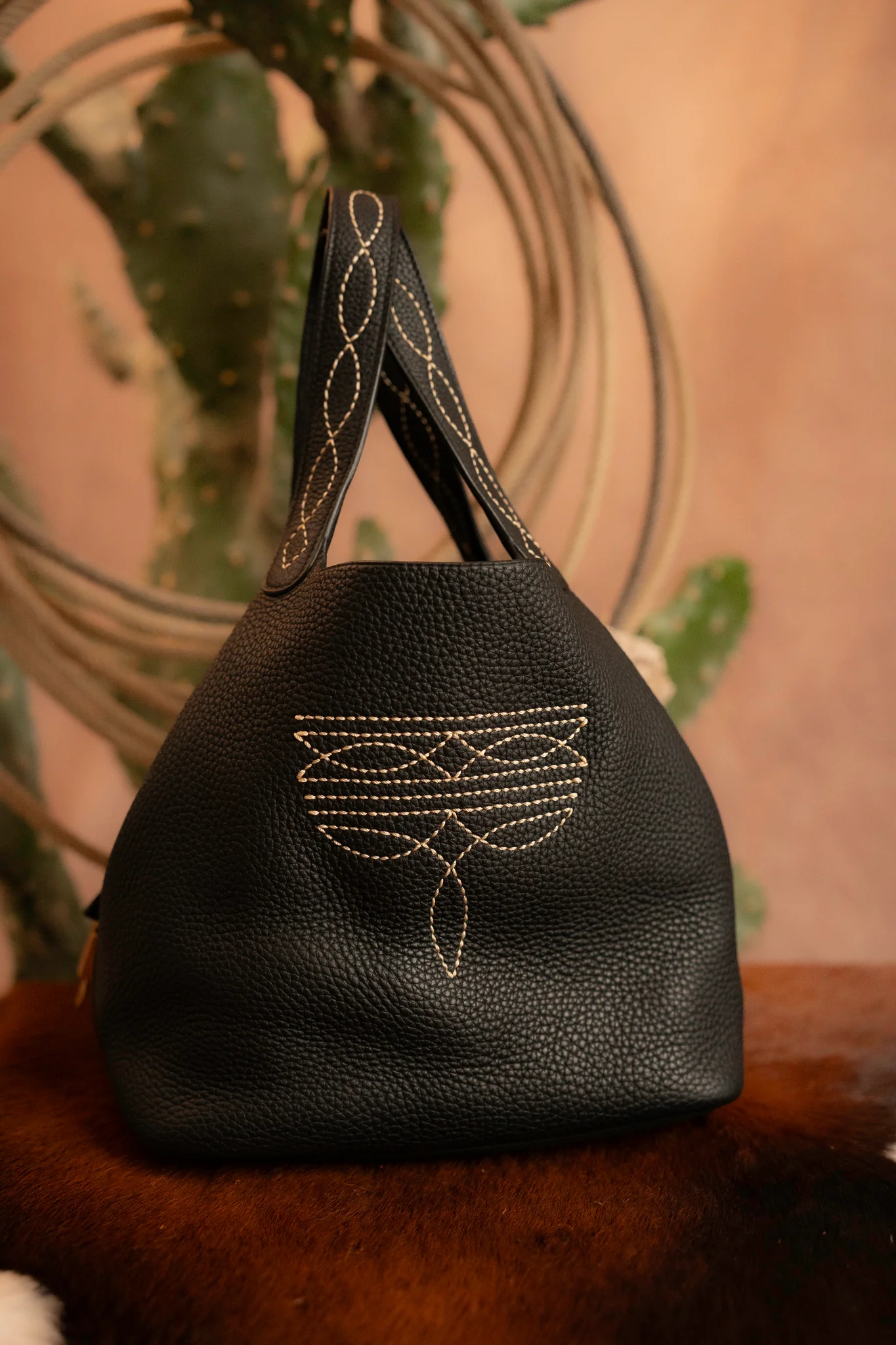 Leather and Vodka Picotin 22 Gun Sling Handbag - Image 7