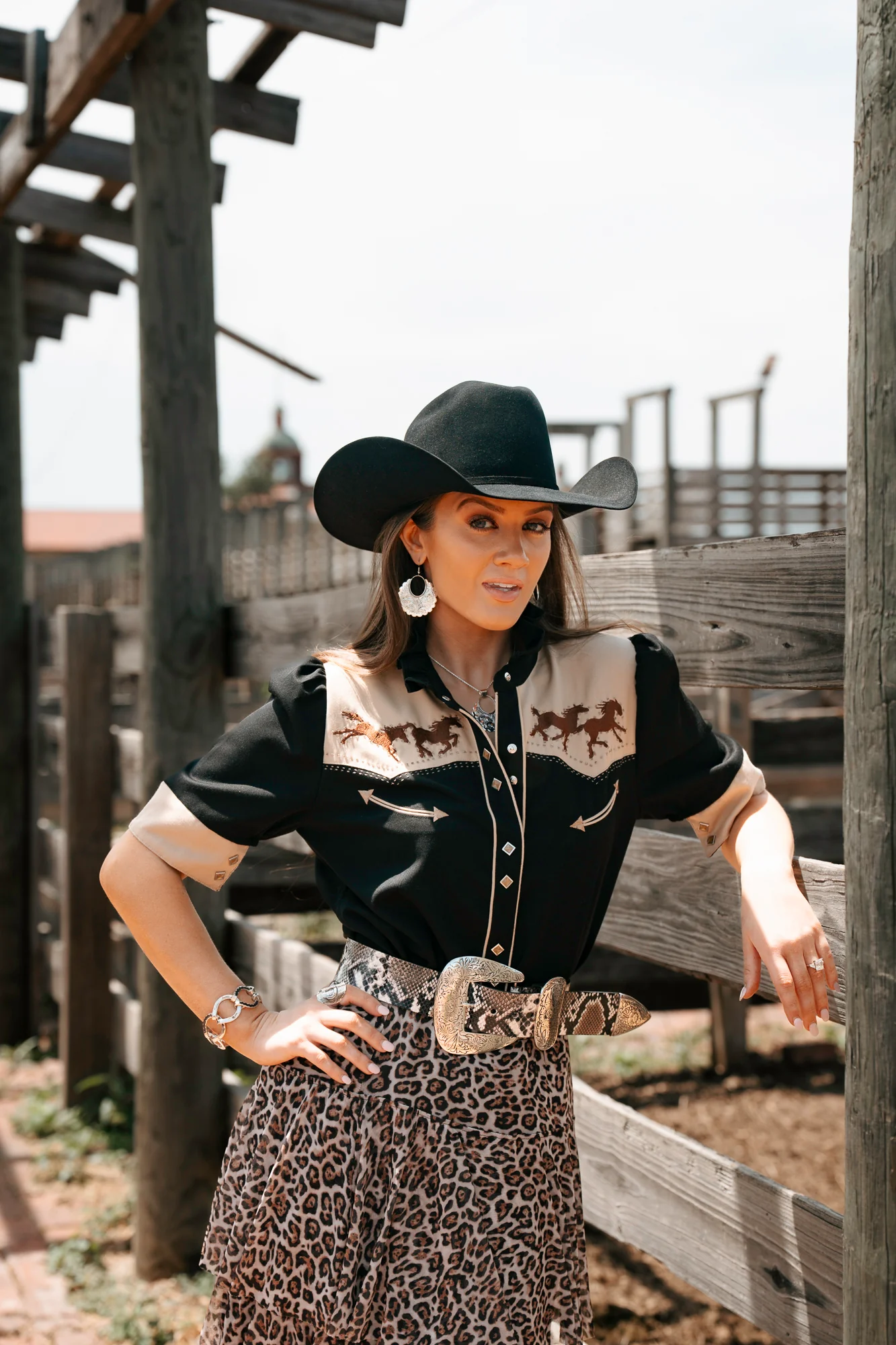 Wild Ridge Vintage Horse Embroidered Bead Blouse - Image 5