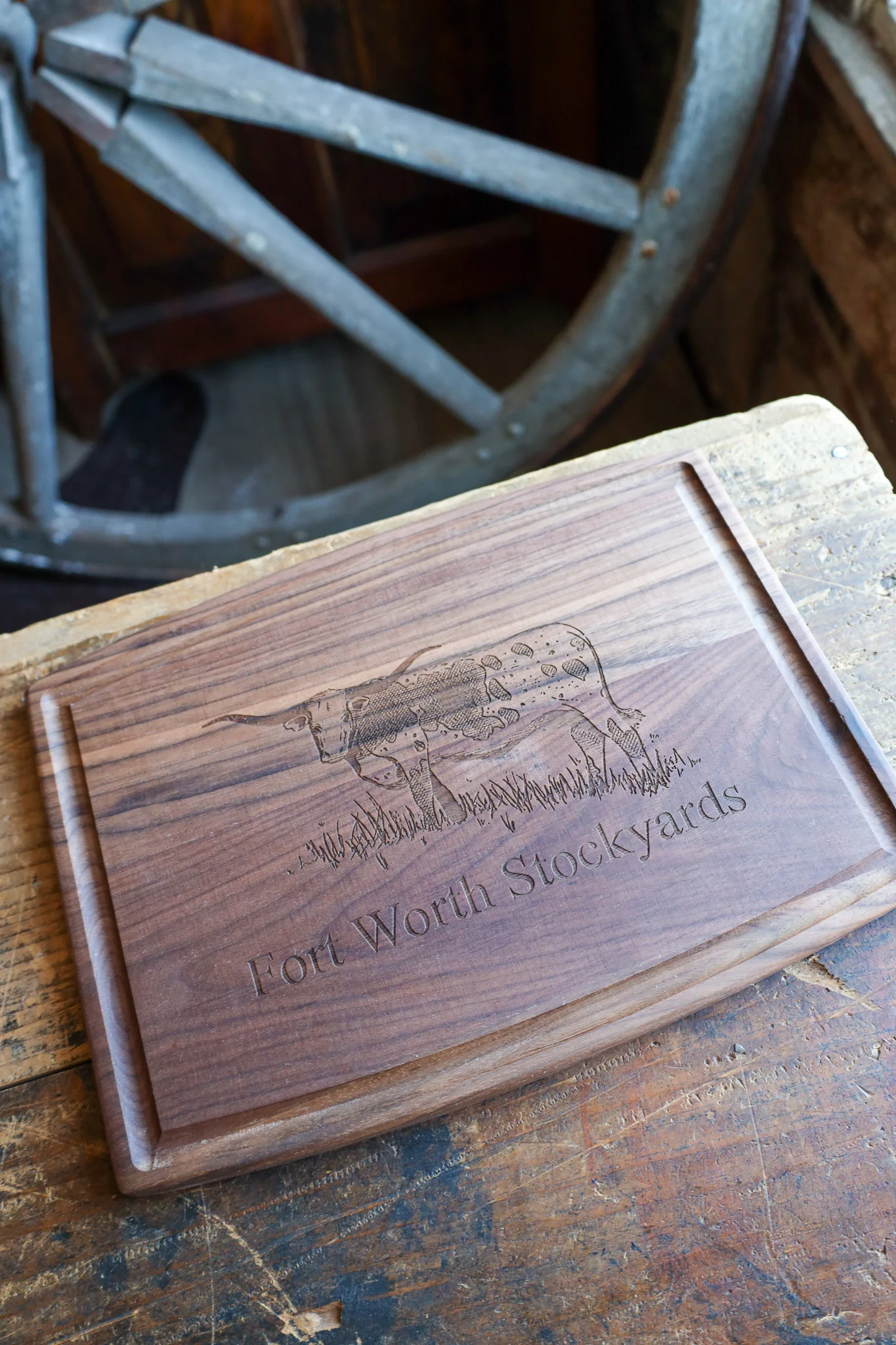 Maverick Exclusive Fort Worth Stockyards Longhorn 12X9 Walnut Board - Image 2