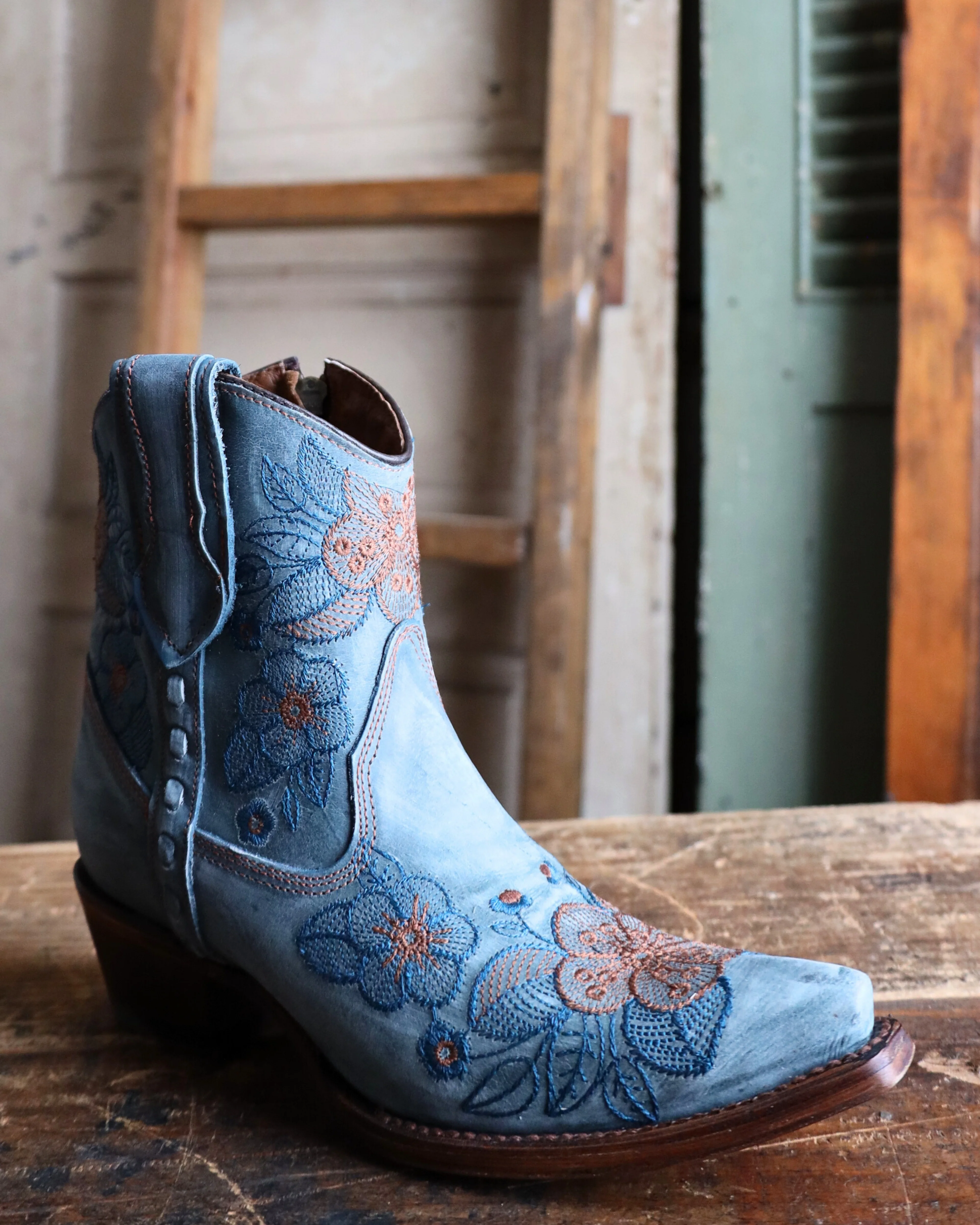 CIRCLE G BY CORRAL WOMEN'S ANKLE FLOWERED EMBROIDERED 7.5" BOOTIE - Image 2