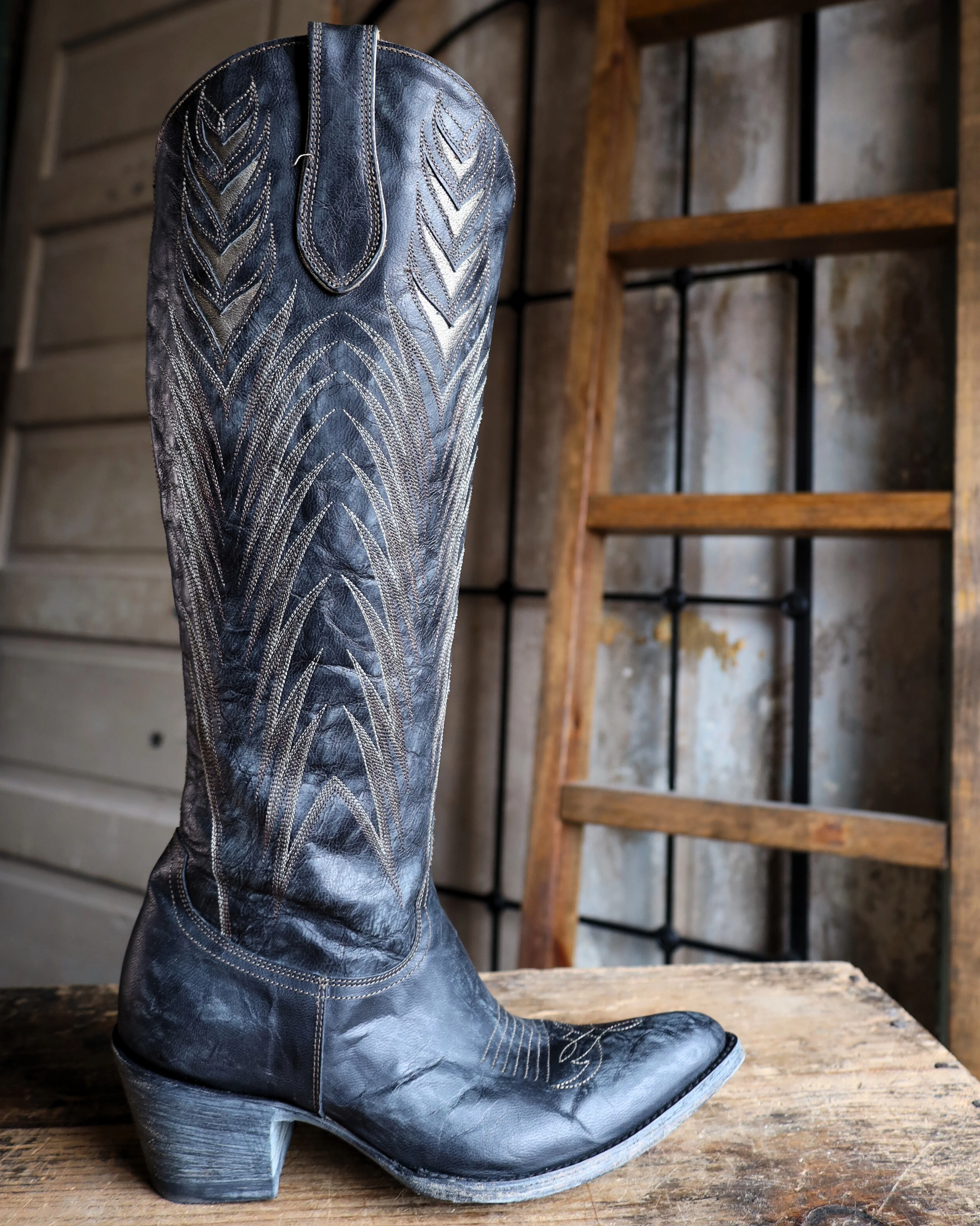 OLD GRINGO WOMEN'S EMMER 18" BOOT - Image 9
