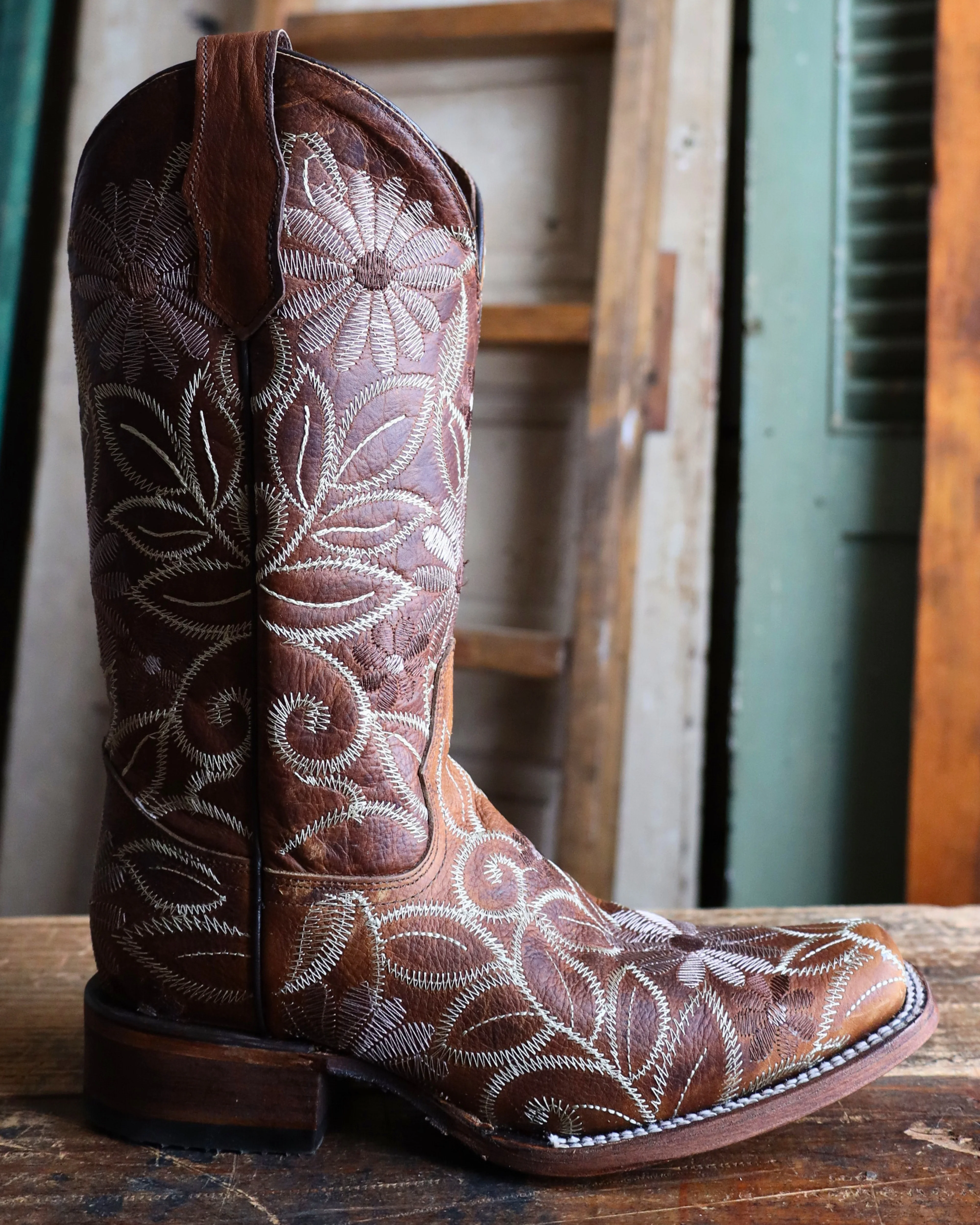 CIRCLE G BY CORRAL WOMEN'S FLORAL EMBROIDERY SQUARE TOE 12" BOOT - Image 11