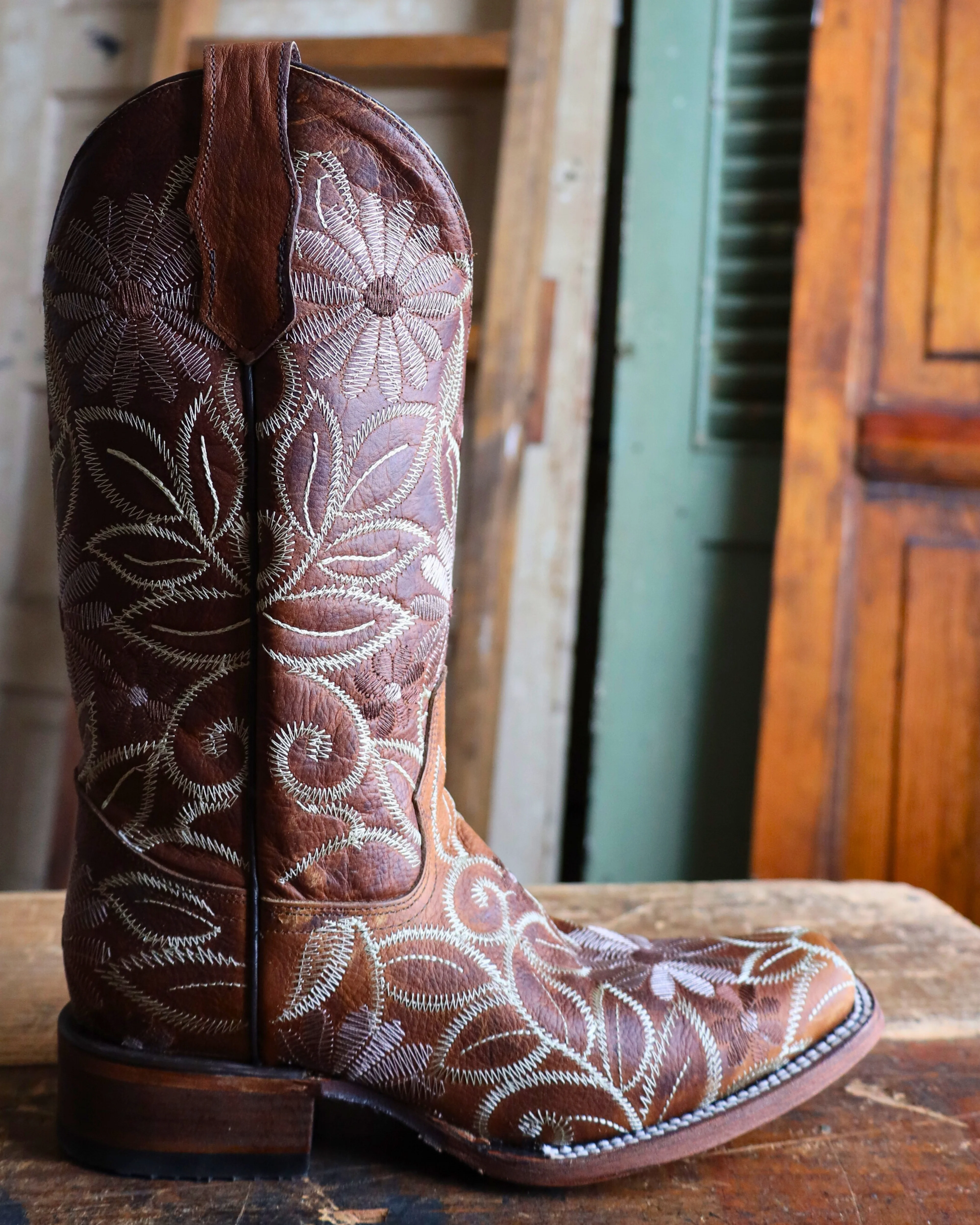 CIRCLE G BY CORRAL WOMEN'S FLORAL EMBROIDERY SQUARE TOE 12" BOOT - Image 9