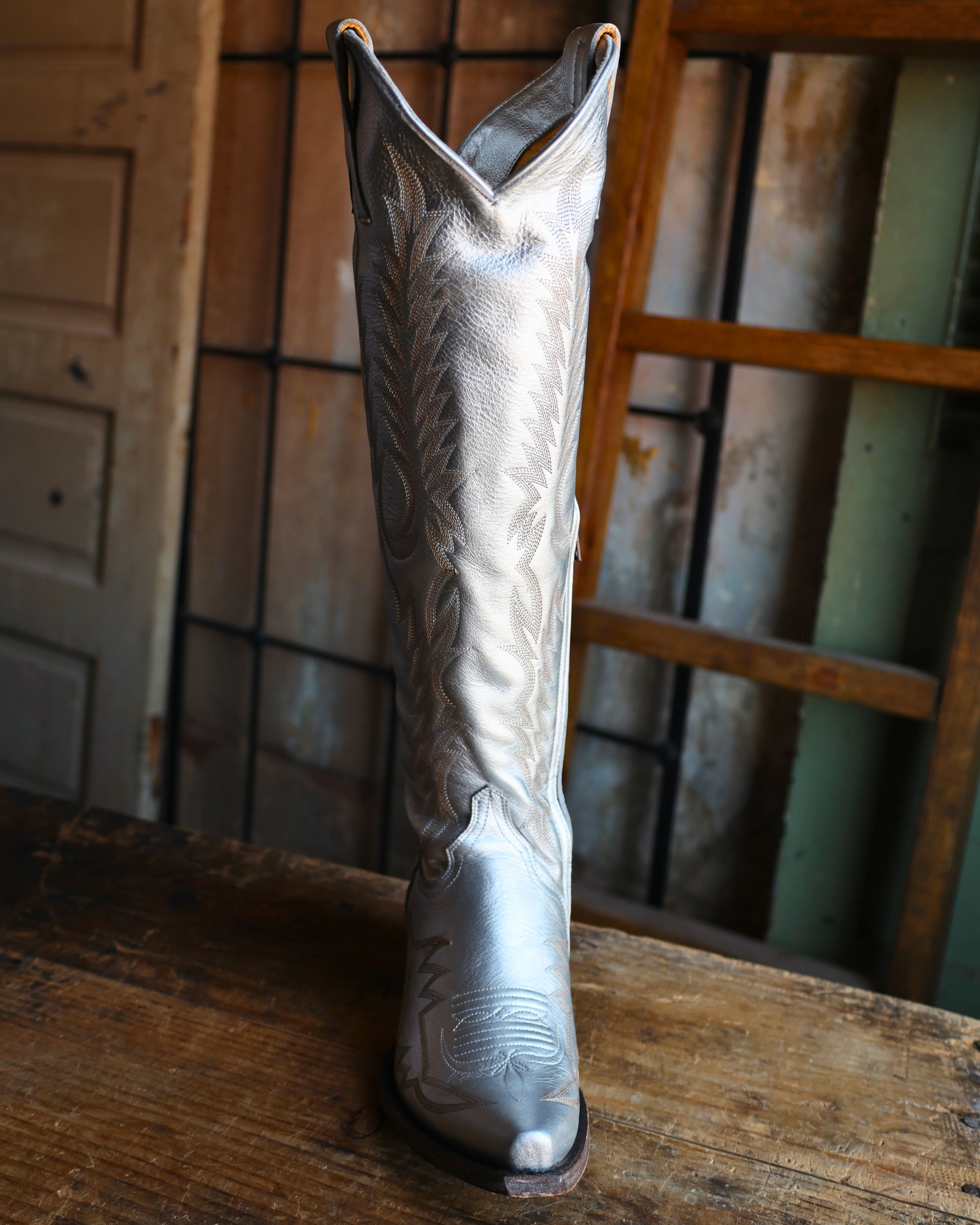 Maverick Exclusive OLD GRINGO WOMEN'S MAYRA SILVER 18" BOOT - Image 3
