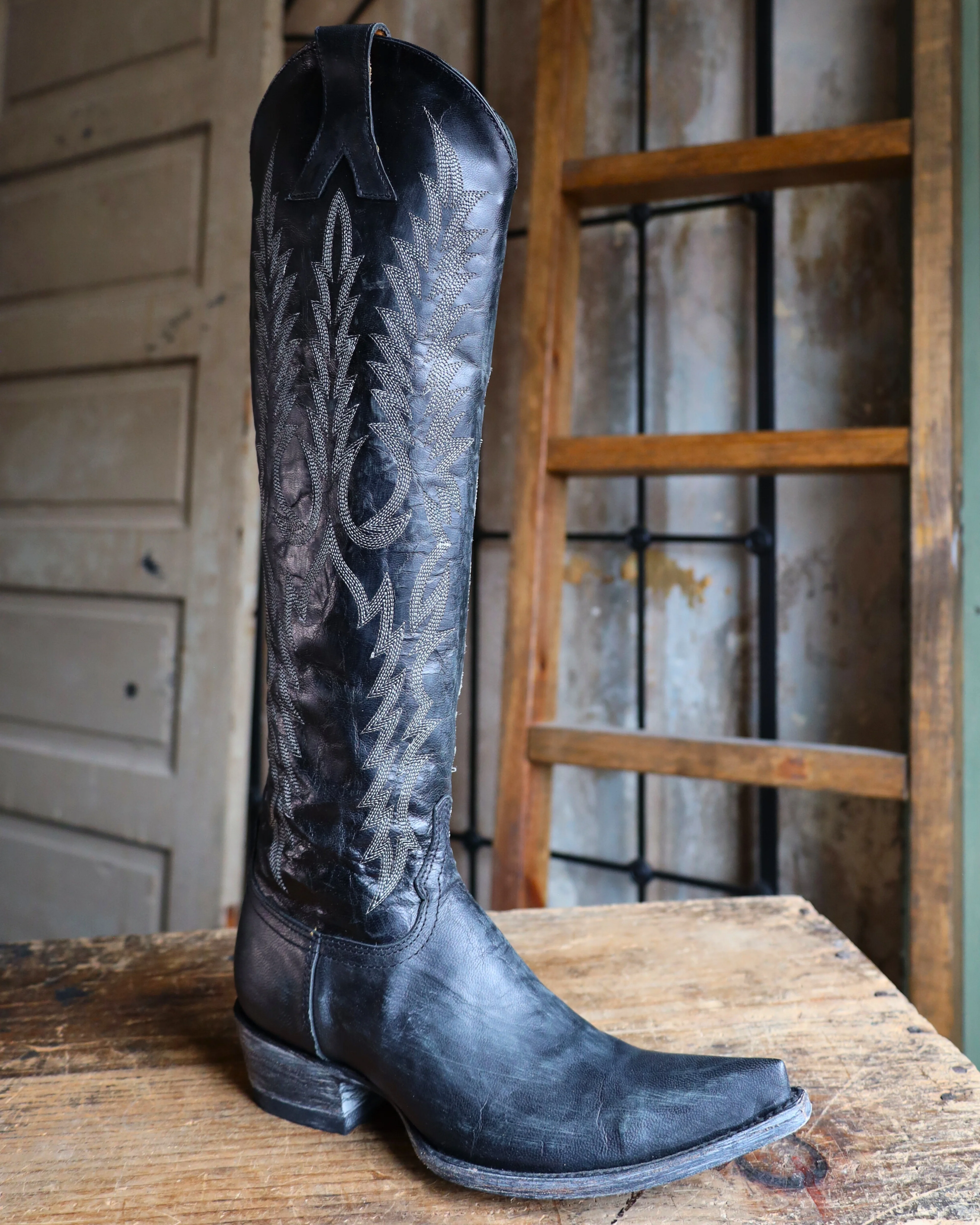 OLD GRINGO WOMEN'S MAYRA BLACK 18" BOOT - Image 2