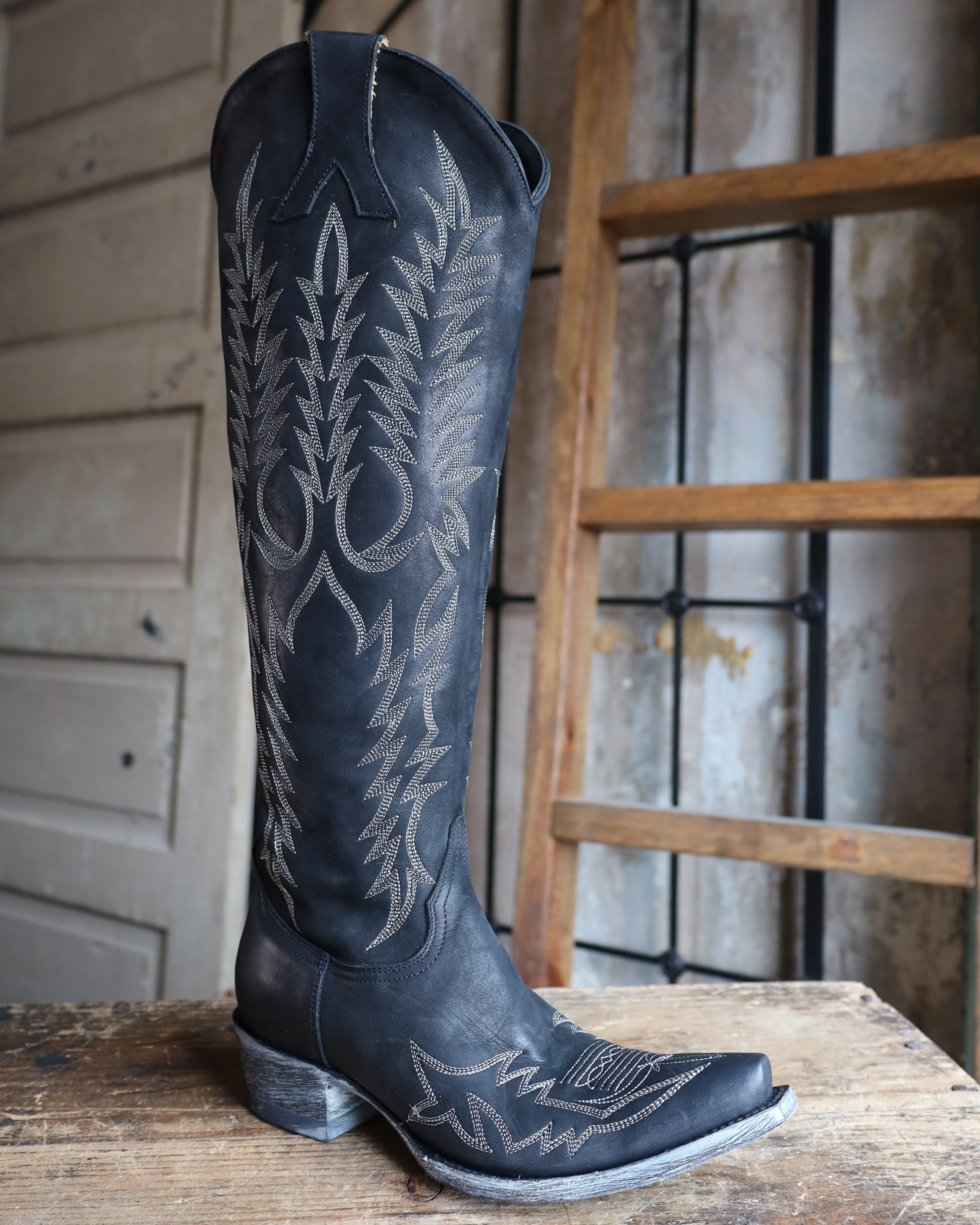 OLD GRINGO WOMEN'S MAYRA MATTE BLACK RELAXED 18" BOOT - Image 2