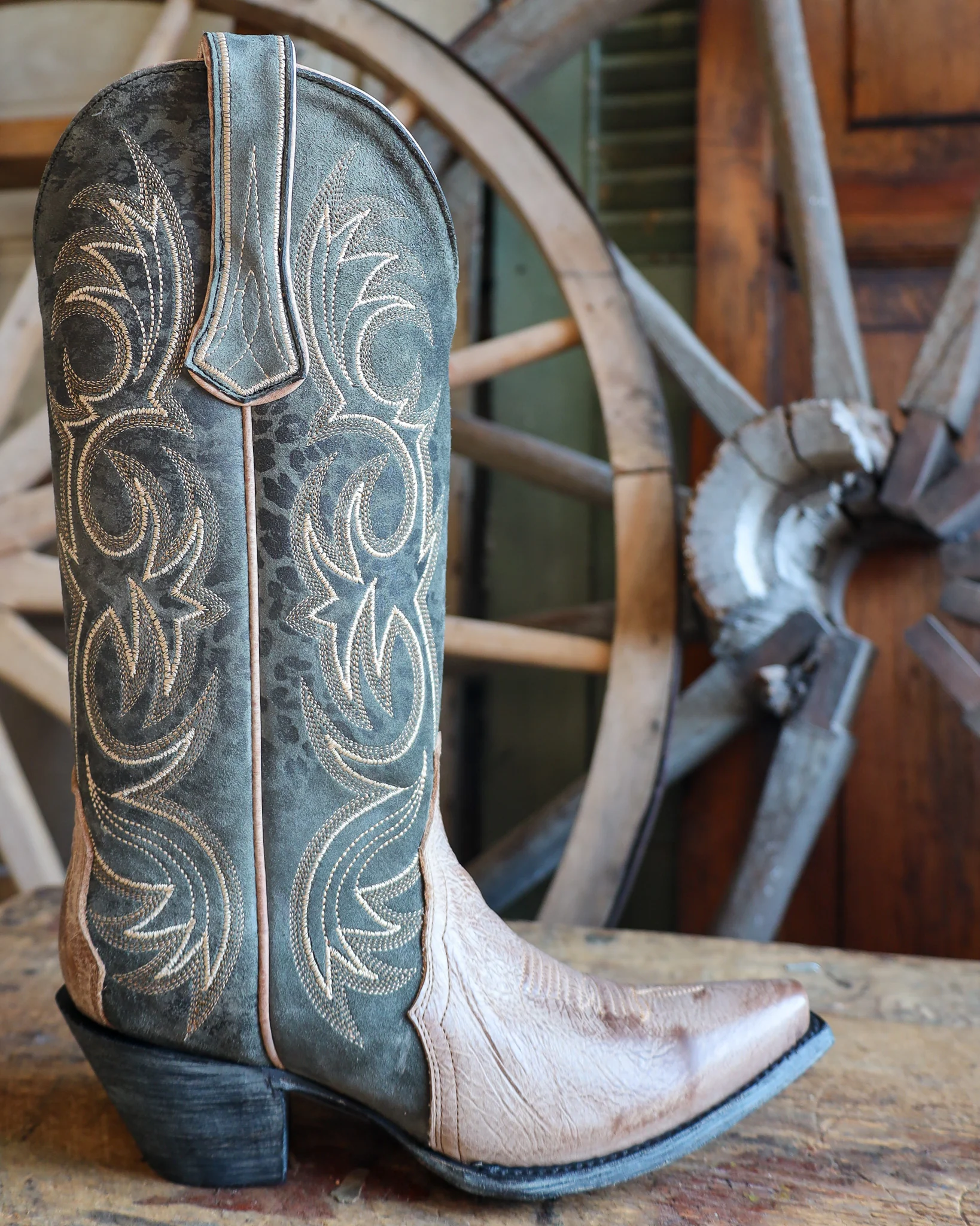 YIPPEE KI YAY BY OLD GRINGO WOMEN'S SOMERS TAN AND CARBON 12" BOOT - Image 8
