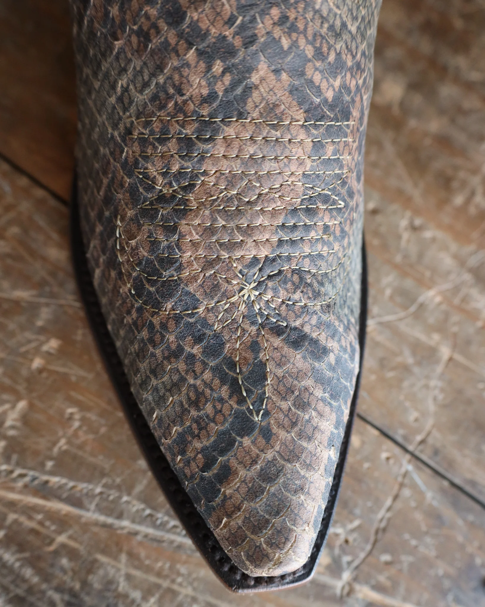 Maverick Exclusive Liberty Black 15th Birthday Steer Inlay Snake Print Boot - Image 4