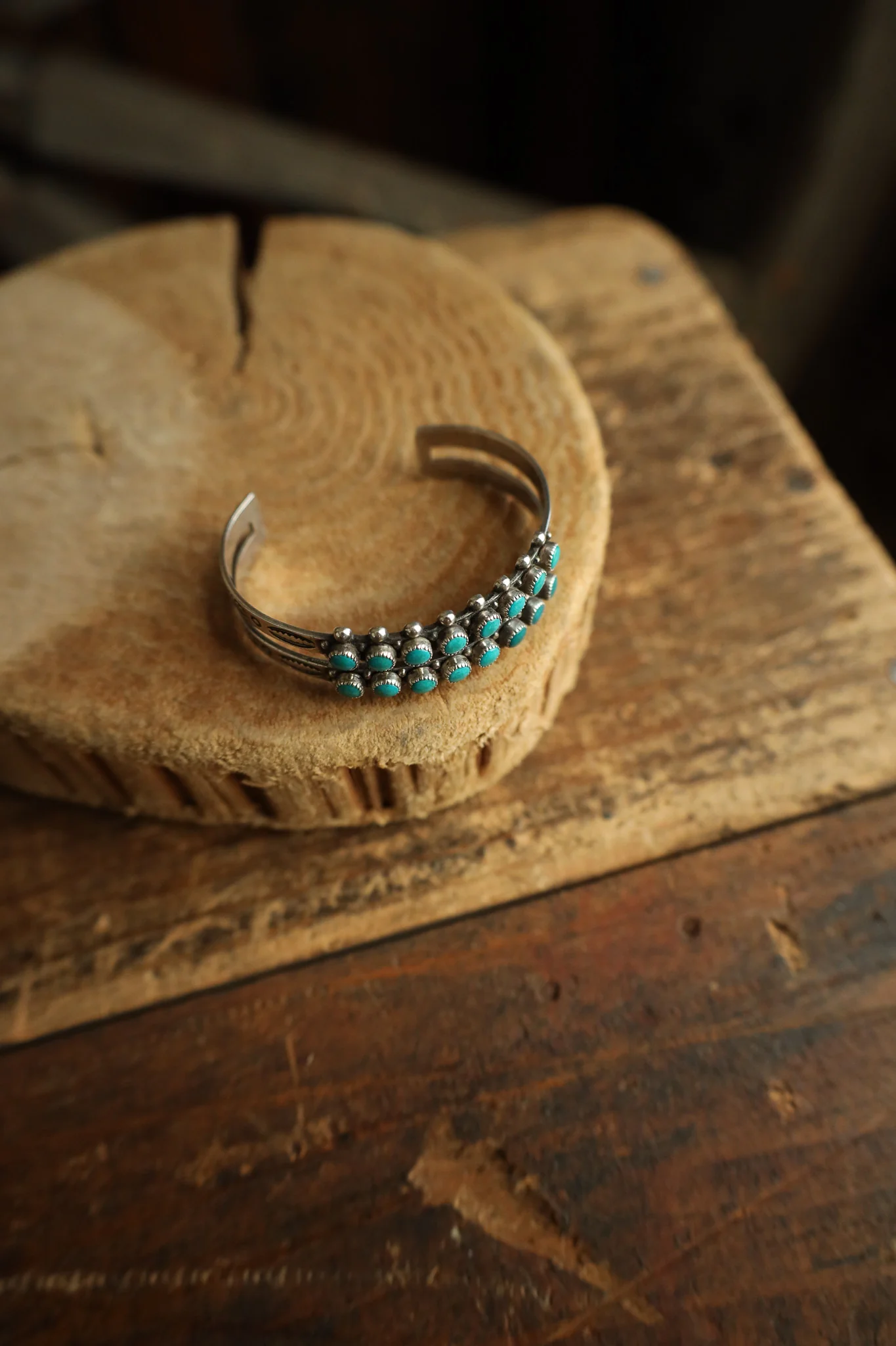 2 Rows 8 Turquoise Dots Cuff - Image 4