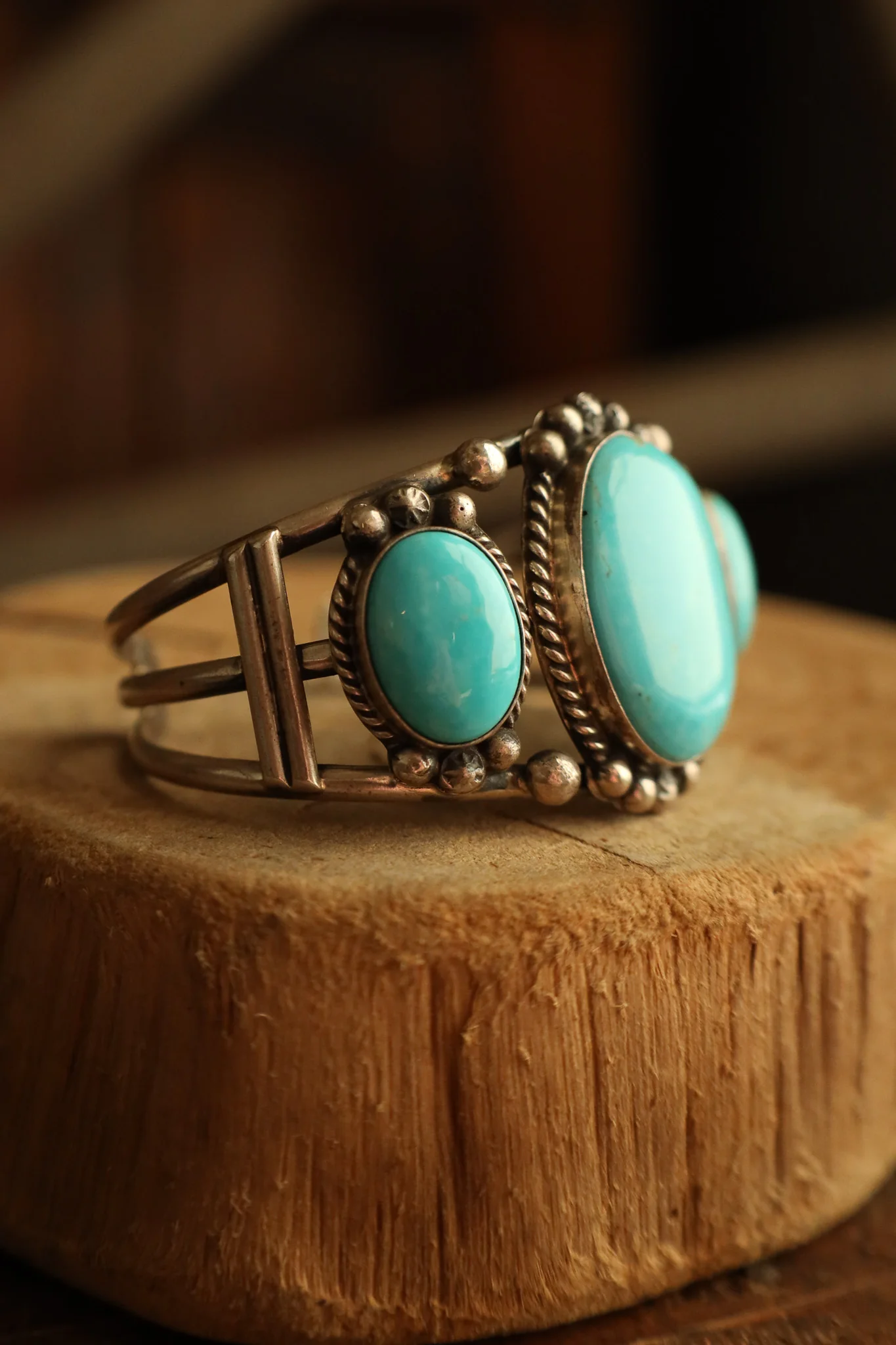 3 Kingman Turquoise Sterling Silver Dots Open Cuff - Image 4