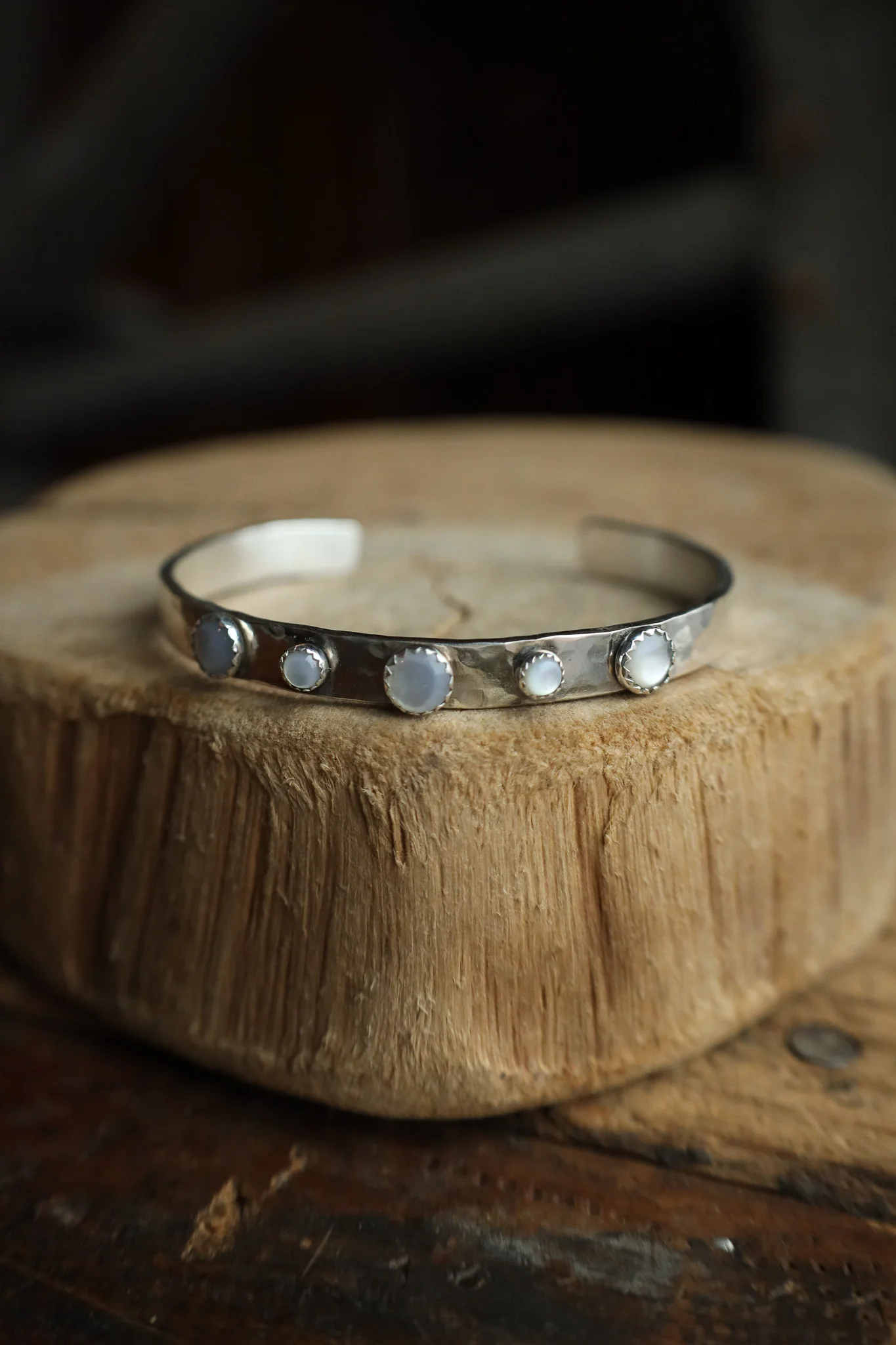 Richard Schmidt 3 Mother Of Pearl Rounds 2 Dots 6MM Cuff