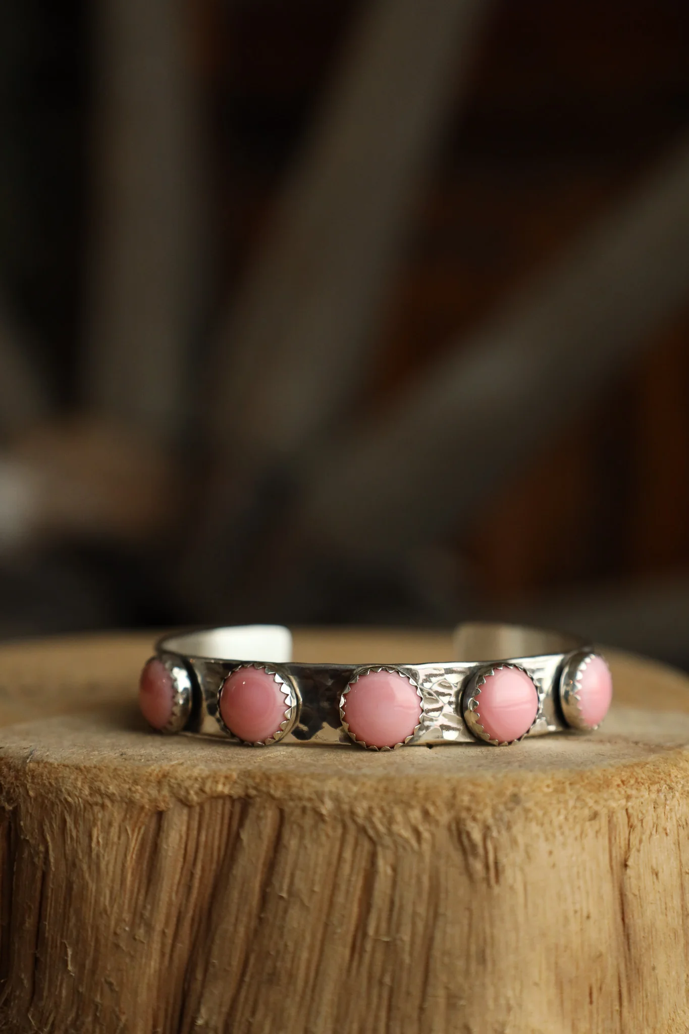 Richard Schmidt 5 Large Conch Rounds 10MM Cuff