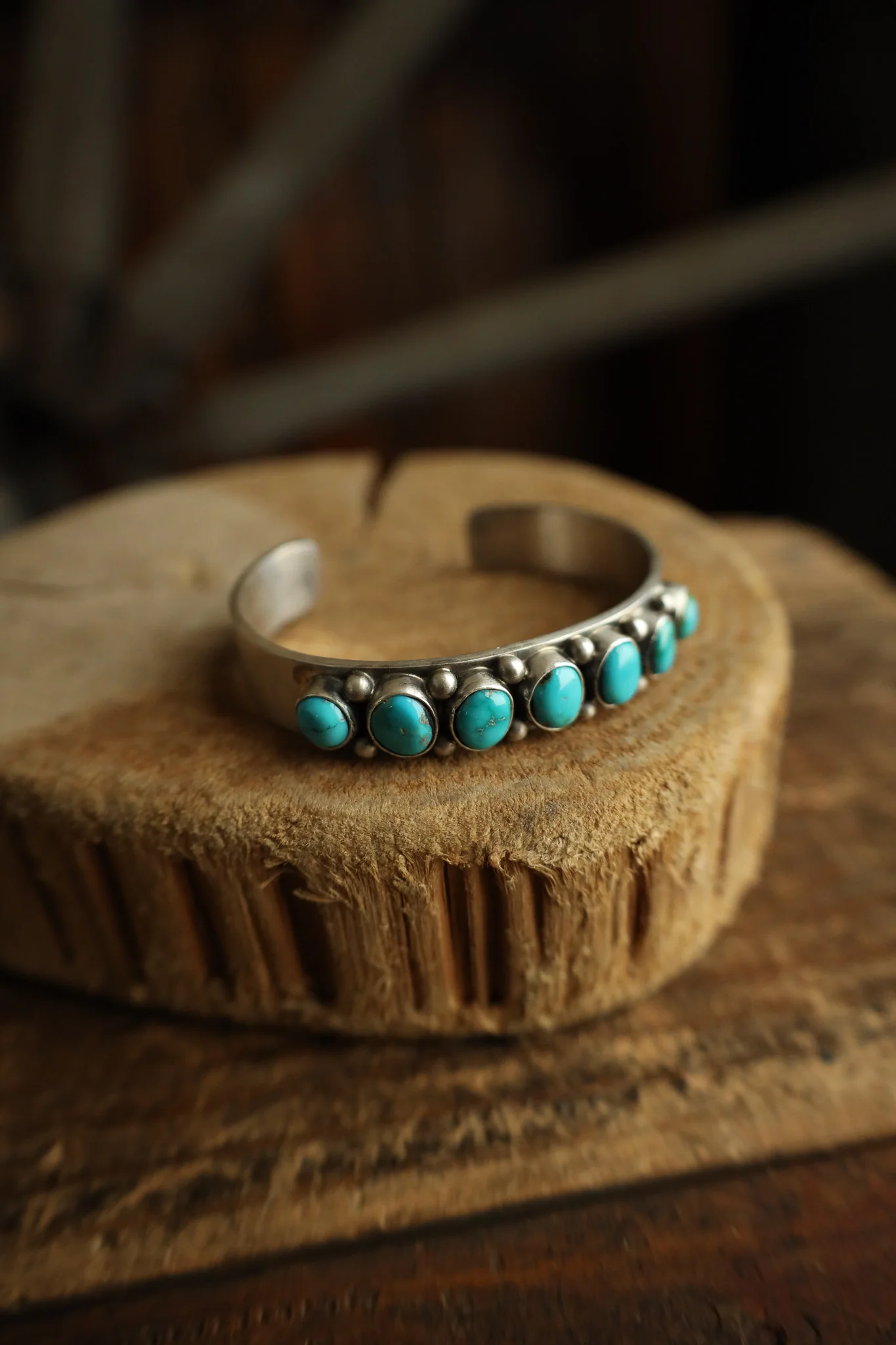 7 Turquoise Stones 12 Sterling Silver Dots Cuff - Image 4