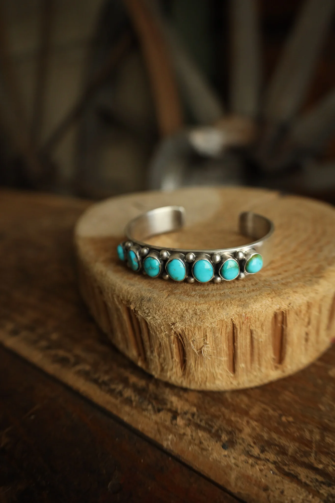 7 Turquoise Stones 12 Sterling Silver Dots Cuff - Image 6