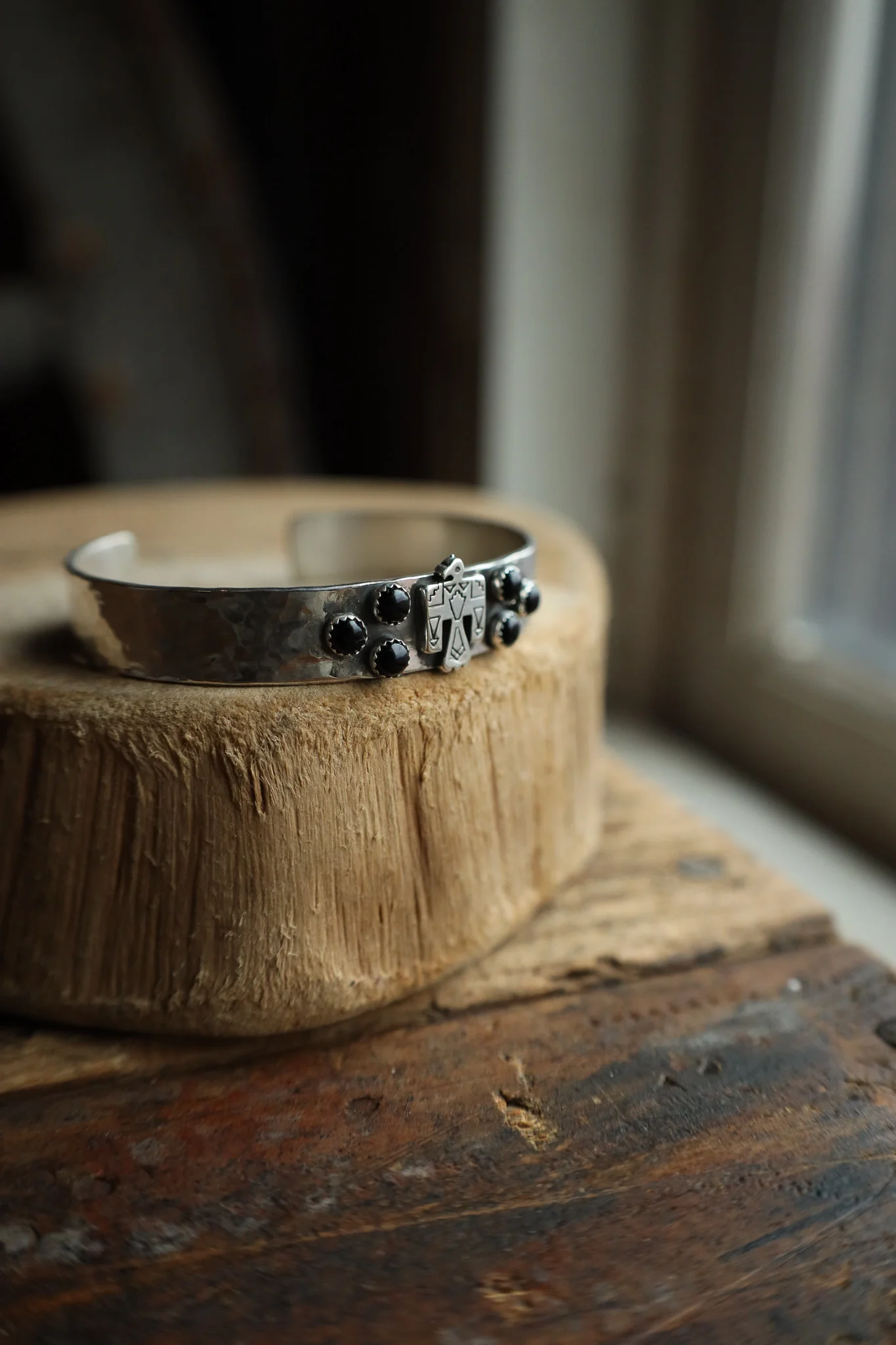 Richard Schmidt 6 Onyx Dots Cluster Thunderbird Cuff - Image 2