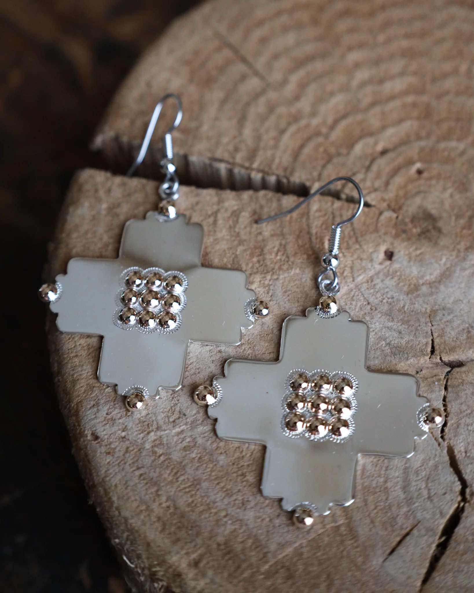 MAVERICK EXCLUSIVE VOGT SMOOTH CROSS GOLD FILLED BEADS EARRING - Image 3