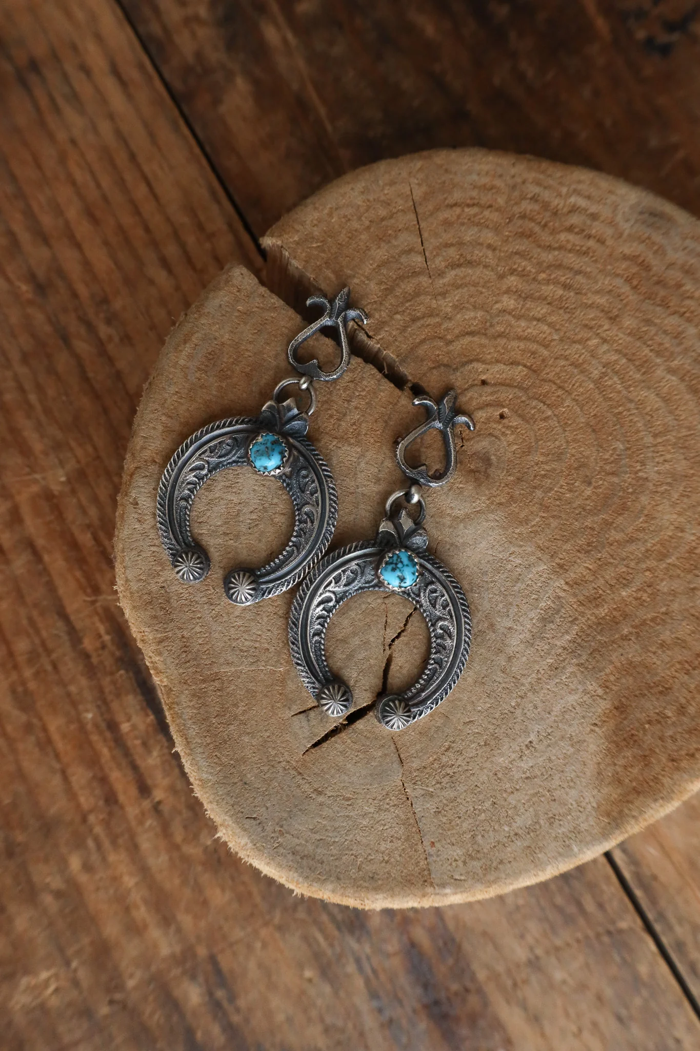 Peyote Bird Vintage Naja With Turquoise Stone Post Earring - Image 5