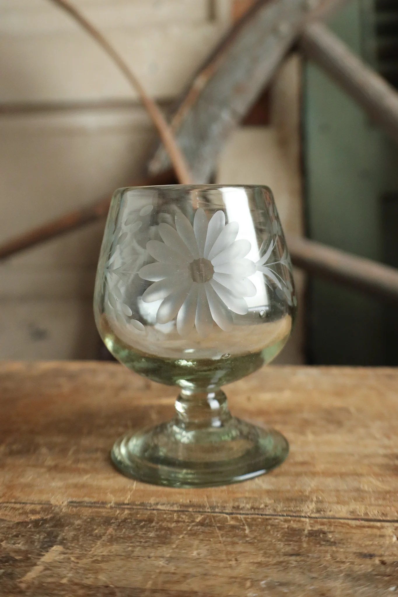 Rose Ann Hall Condessa Snifter Glass- Clear - Image 3