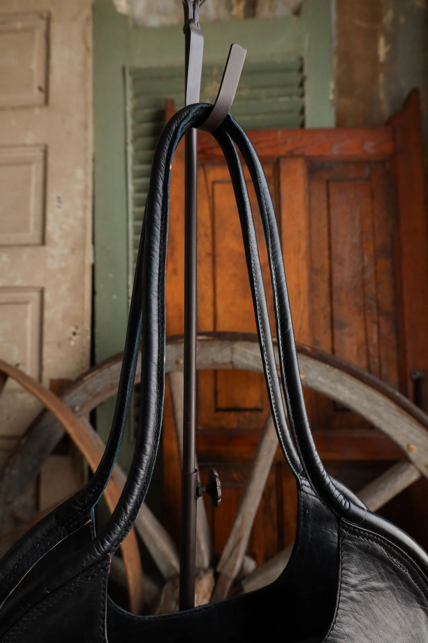 Leather Circle Bag- Black - Image 3