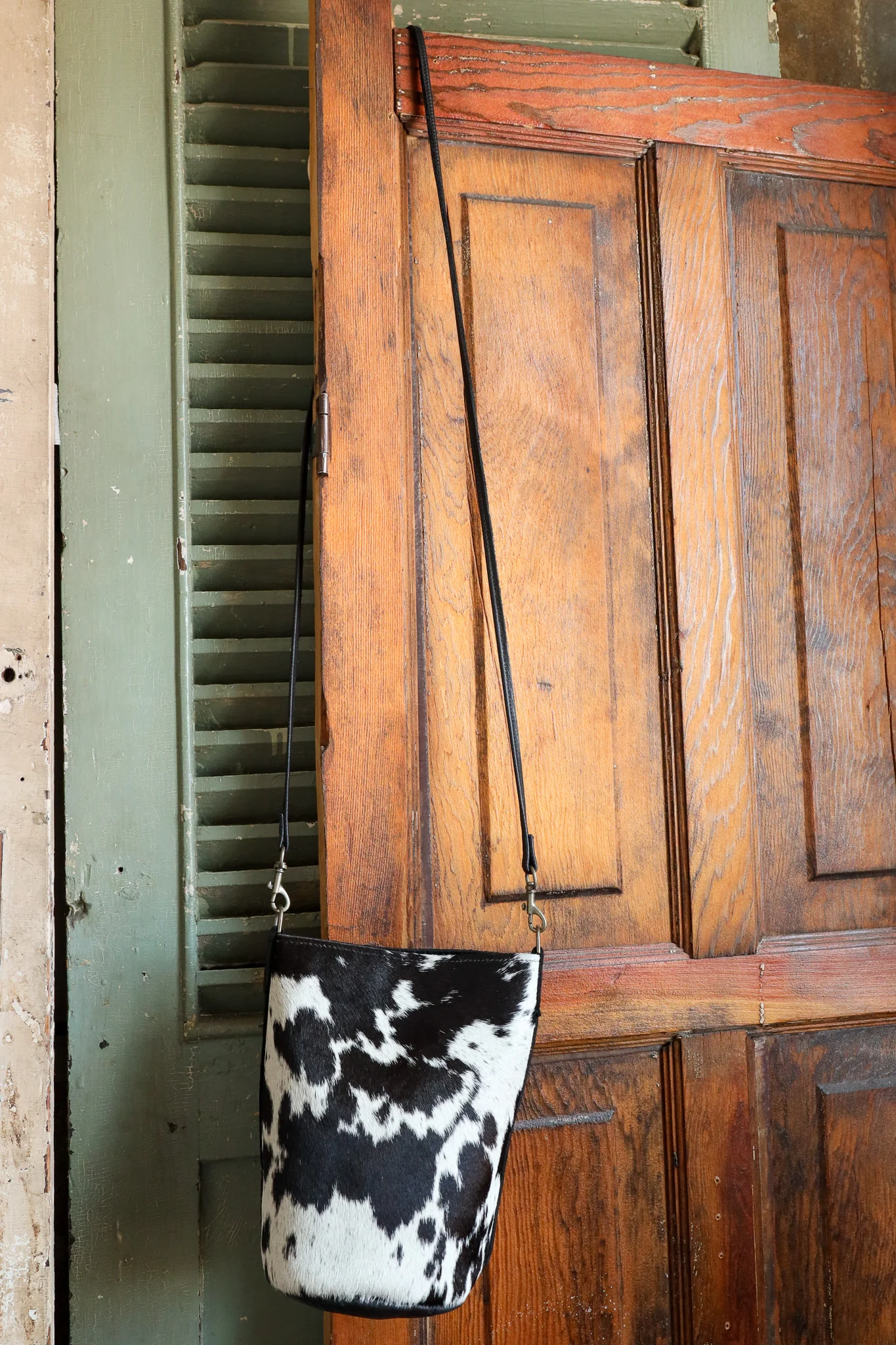Two Bar West Hair on Hide Bucket Handbag - Image 2