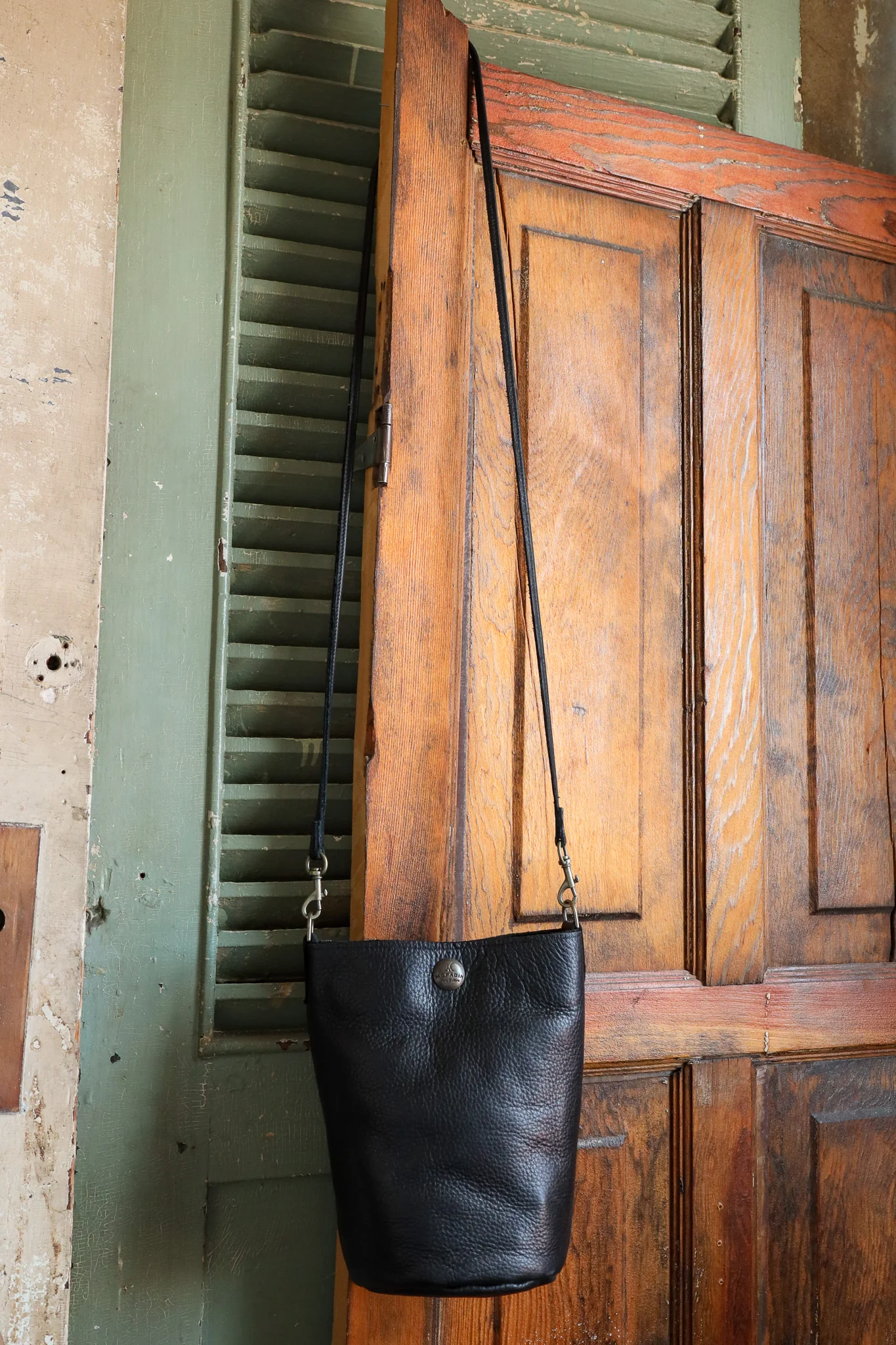 Two Bar West Hair on Hide Bucket Handbag - Image 7