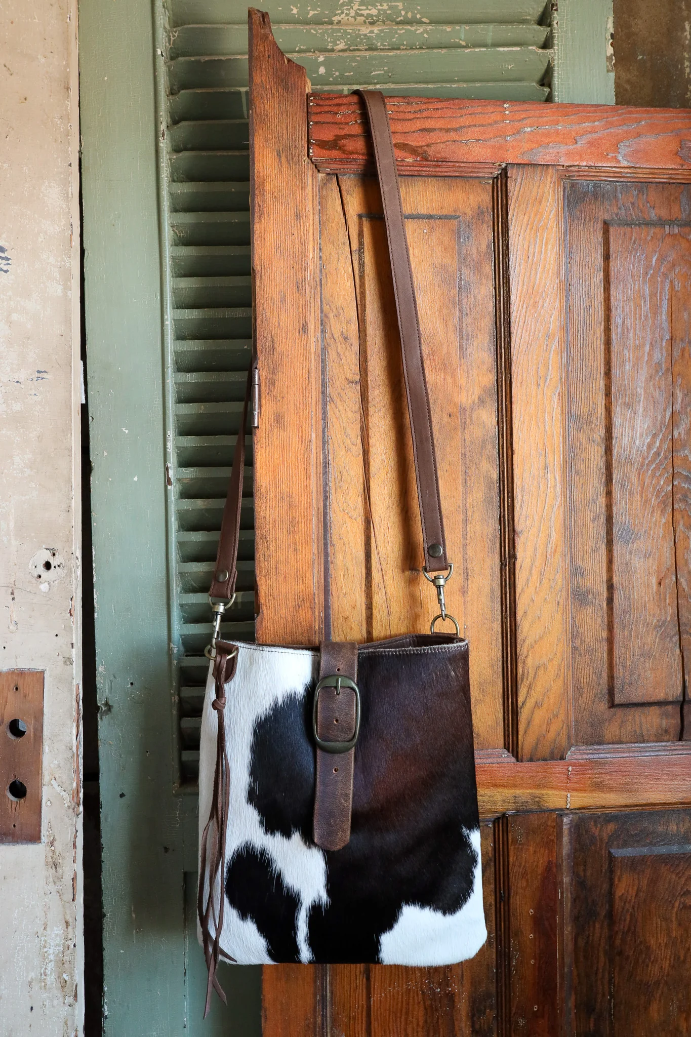 Two Bar West Kansas Brown and White Cowhide Handbag - Image 8