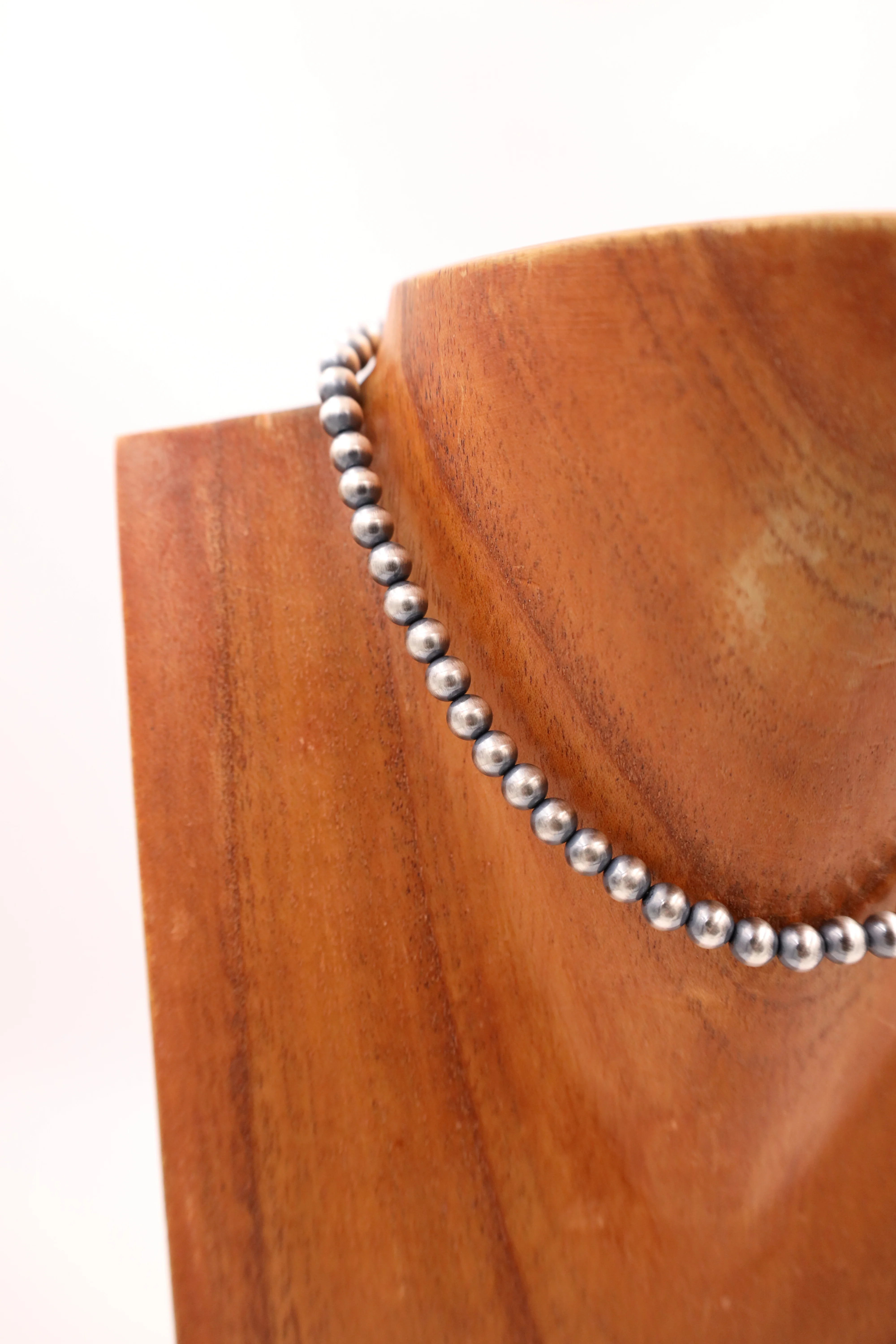 Sterling Silver Navajo Pearl 14" 6MM Necklace - Image 3