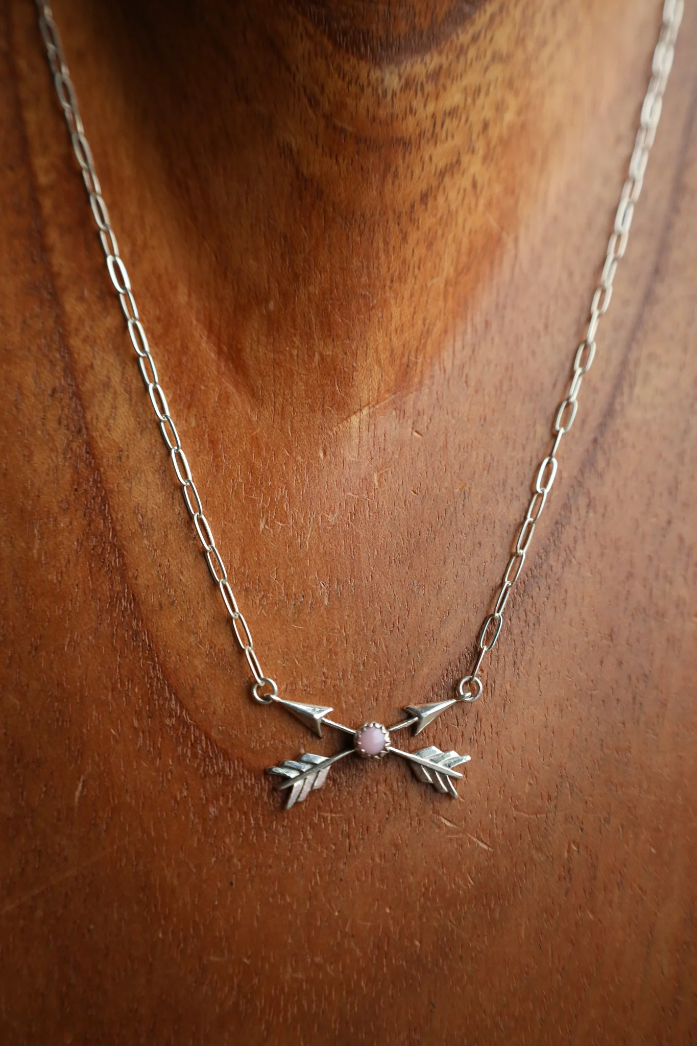 Richard Schmidt 18" Crossed Arrows Conch Necklace - Image 2