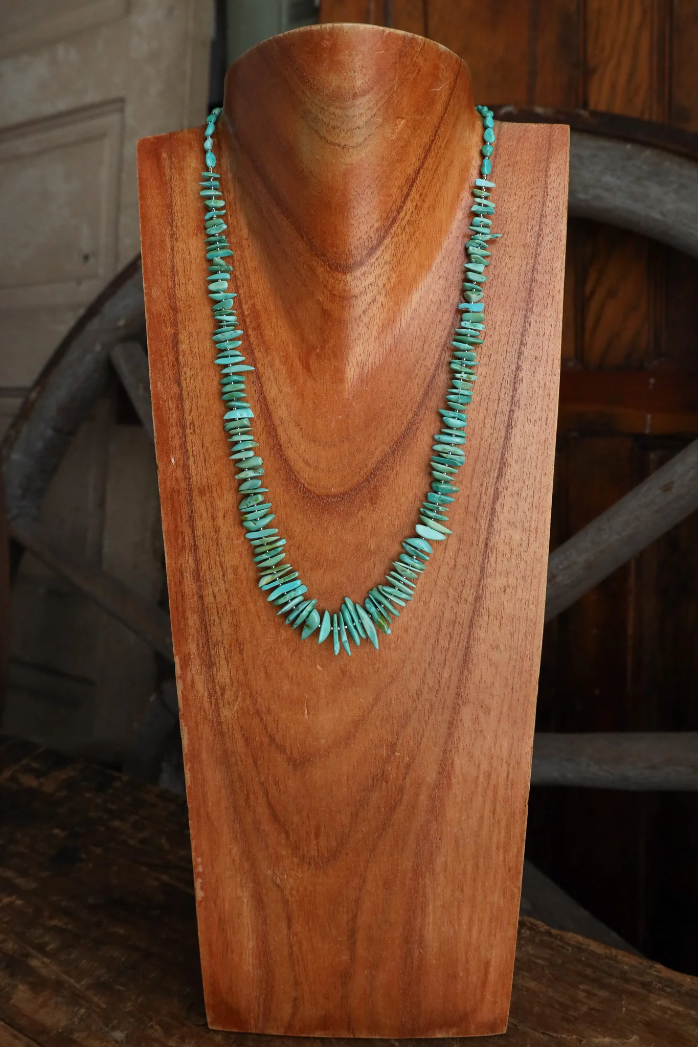 Peyote Bird 20" Green Turquoise Chips Necklace - Image 2