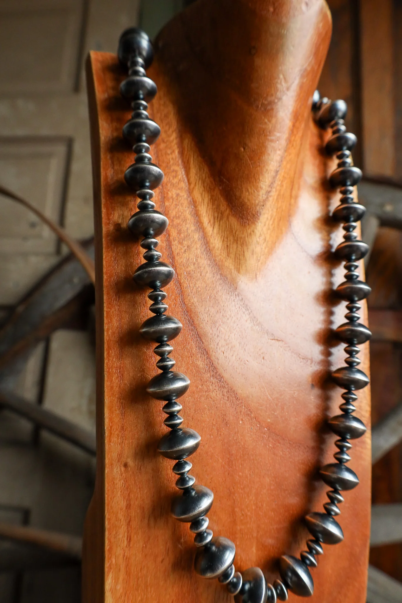 27" Navajo Pearl Saucers 8/19MM Necklace - Image 4