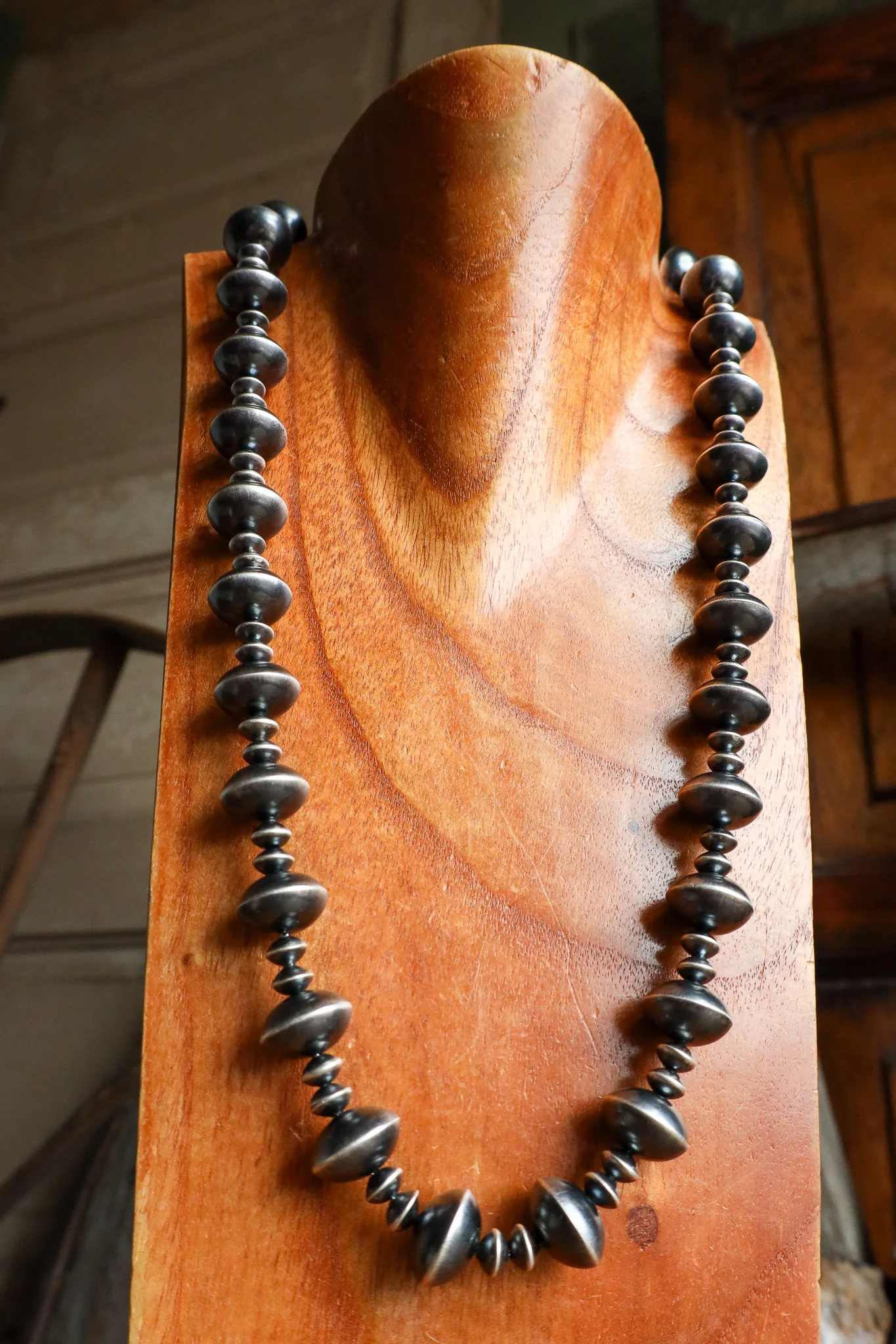 27" Navajo Pearl Saucers 8/19MM Necklace - Image 5