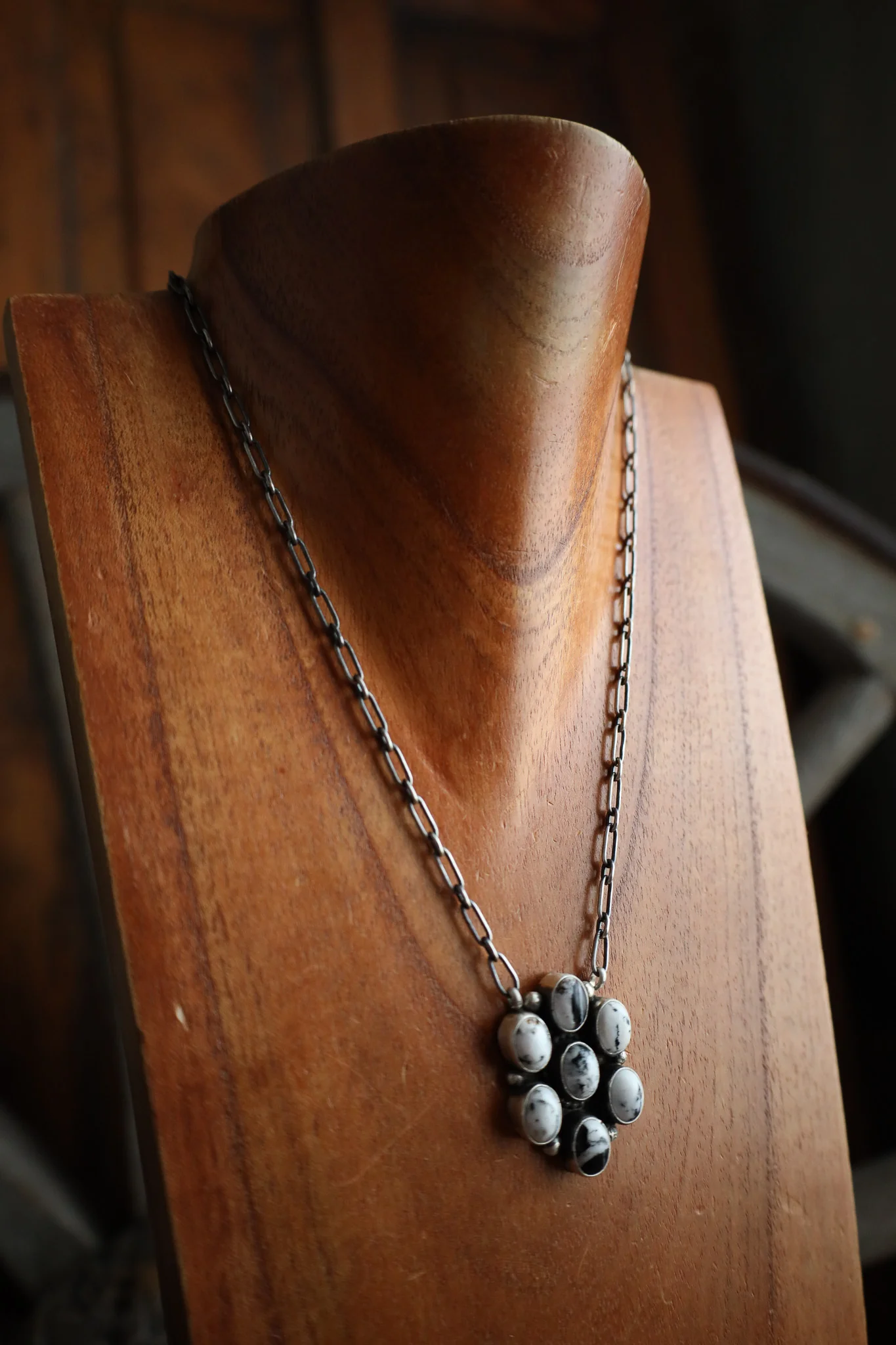7 White Buffalo Ovals Cluster Necklace - Image 2