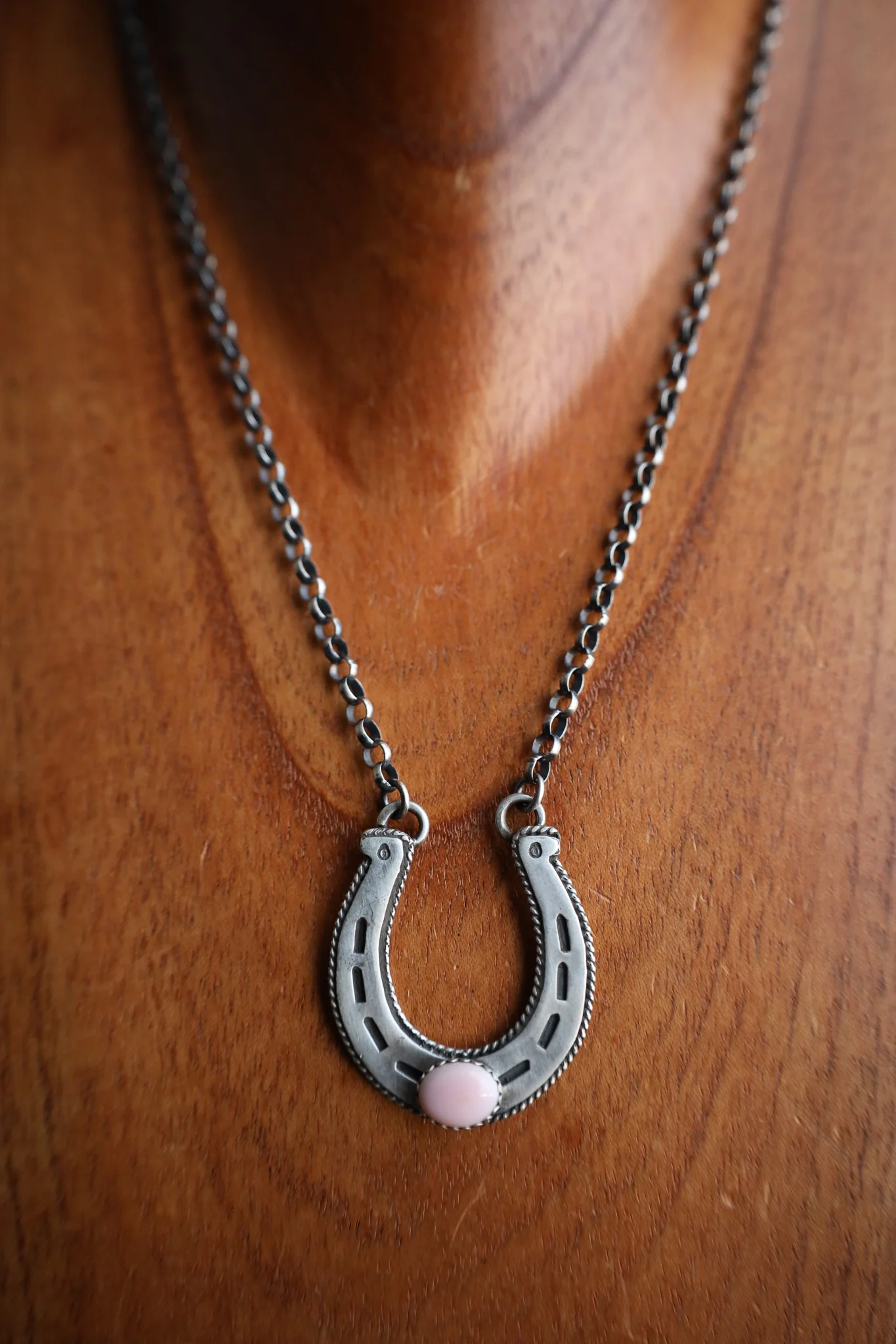 Horseshoe Pink Conch Oval Necklace - Image 2