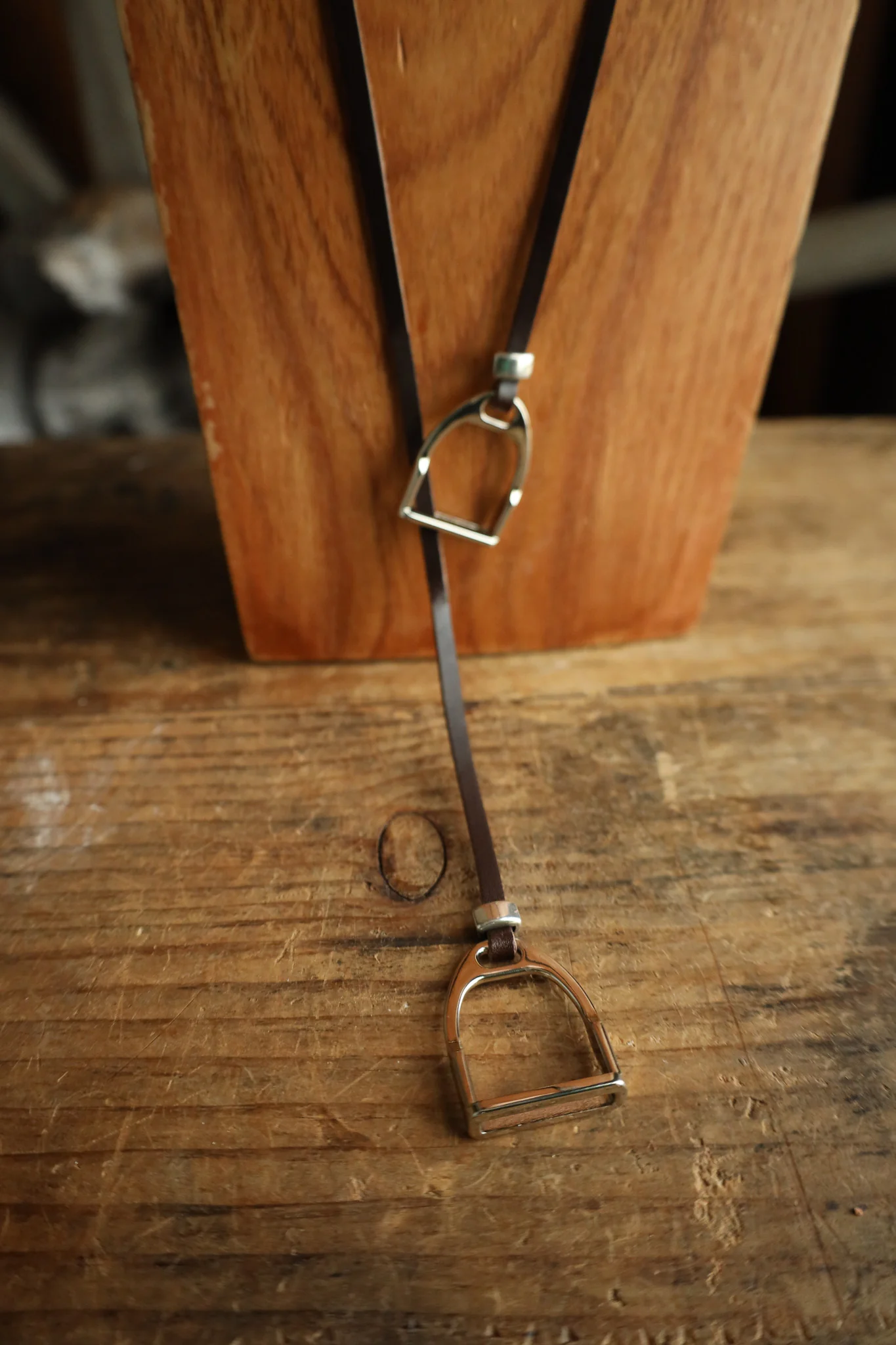 V2 Designs Silver Stirrups Leather Lariat Necklace - Image 4