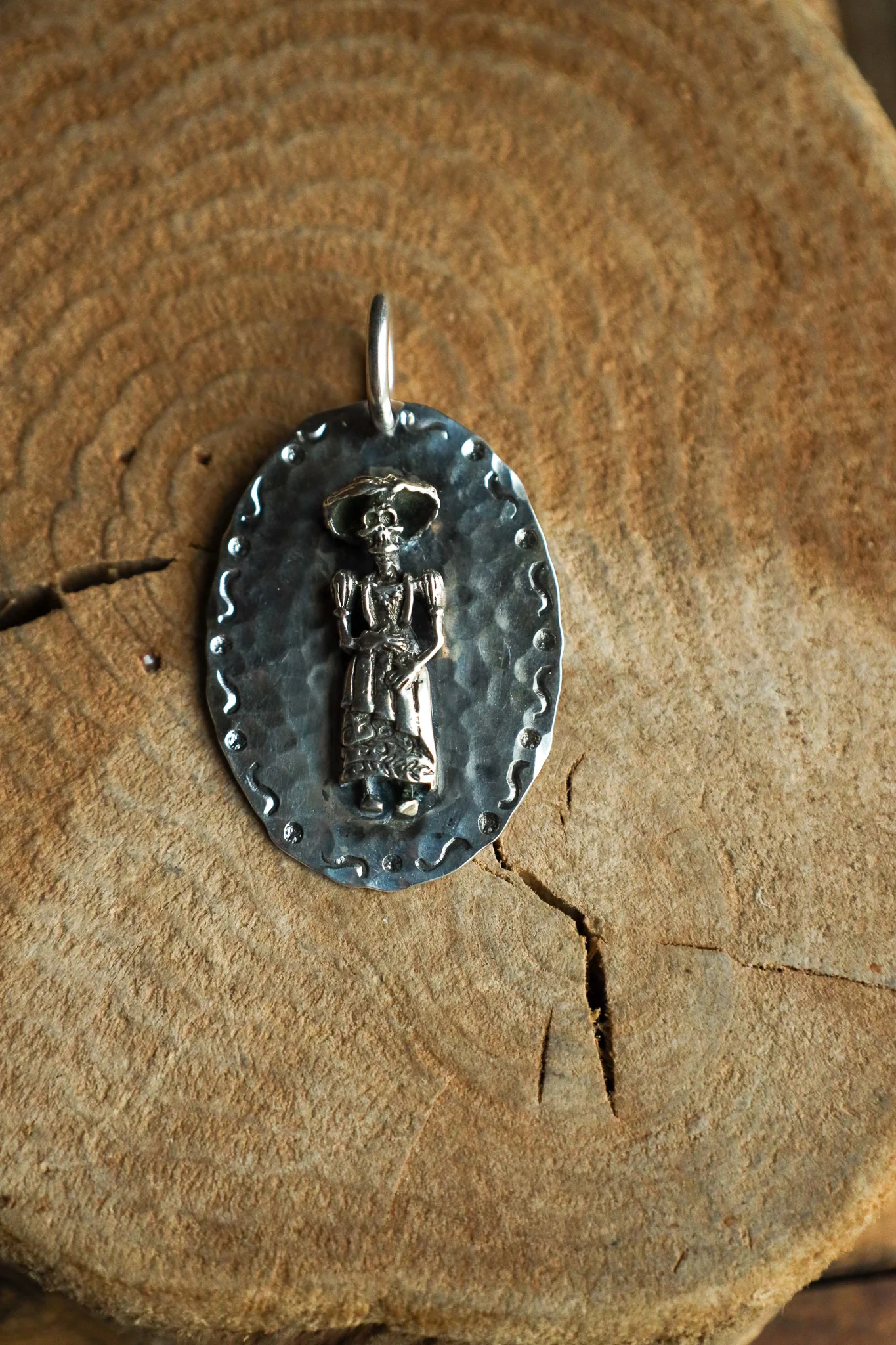 Richard Schmidt Day Of The Dead On Oval Pendant - Image 2