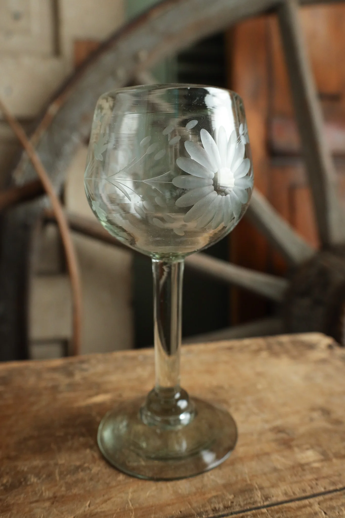 Rose Ann Hall Condessa Red Wine Glass- Clear - Image 4