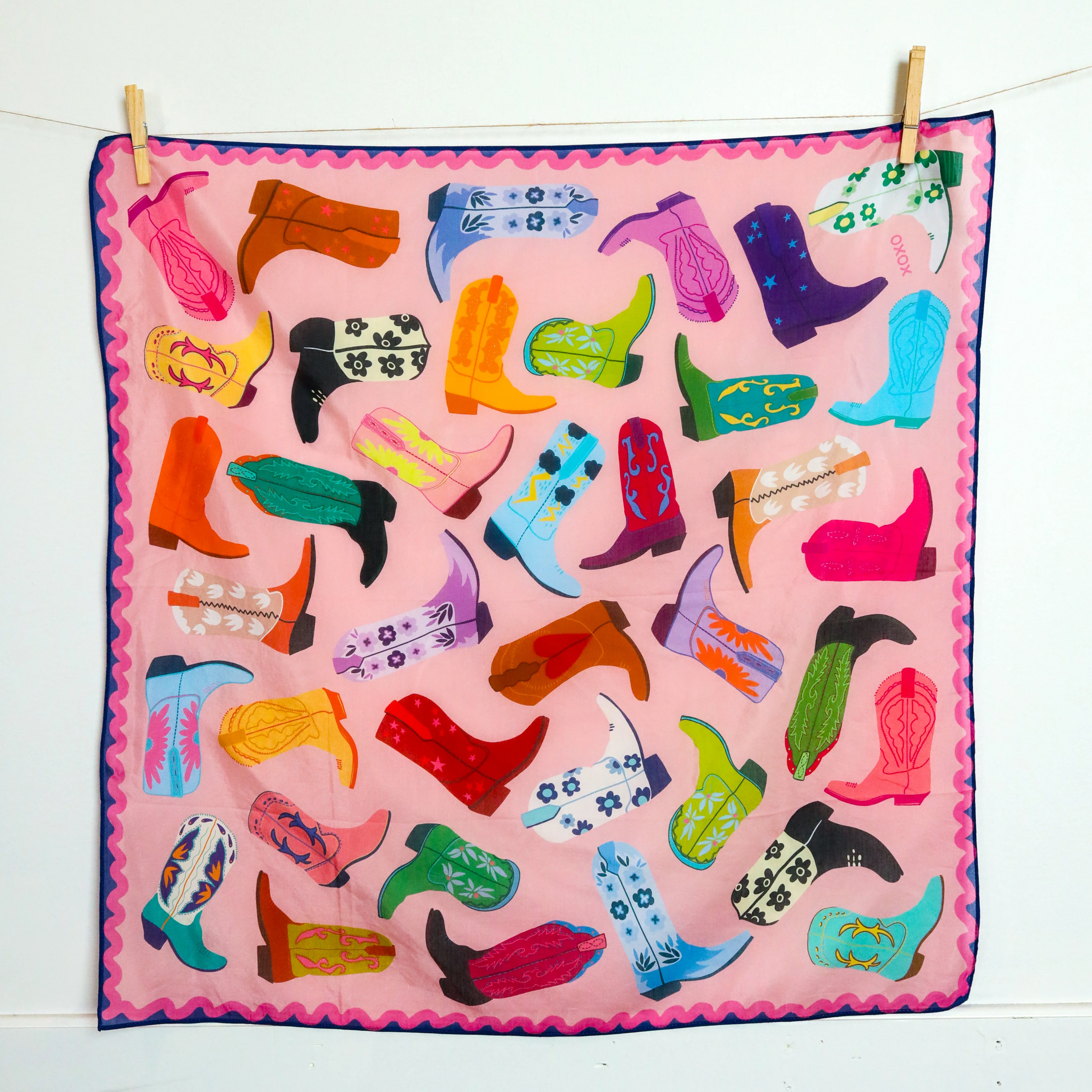 Xoxoart Boot Love Shorty Scarf