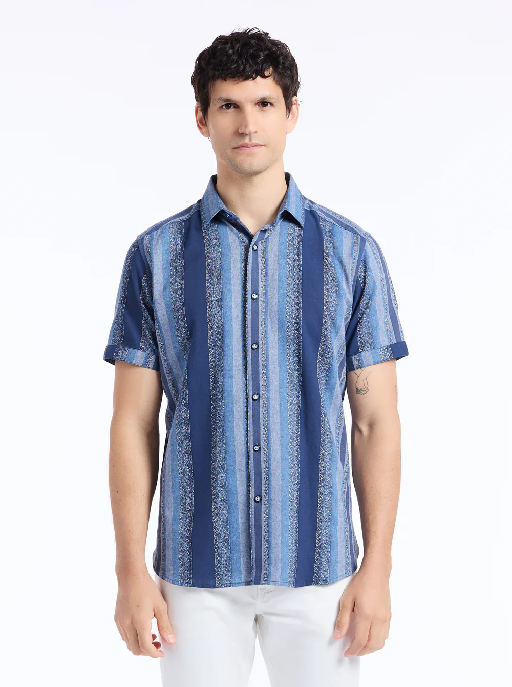 ROBERT GRAHAM PEMBROKE SHORT SLEEVE BUTTON DOWN SHIRT