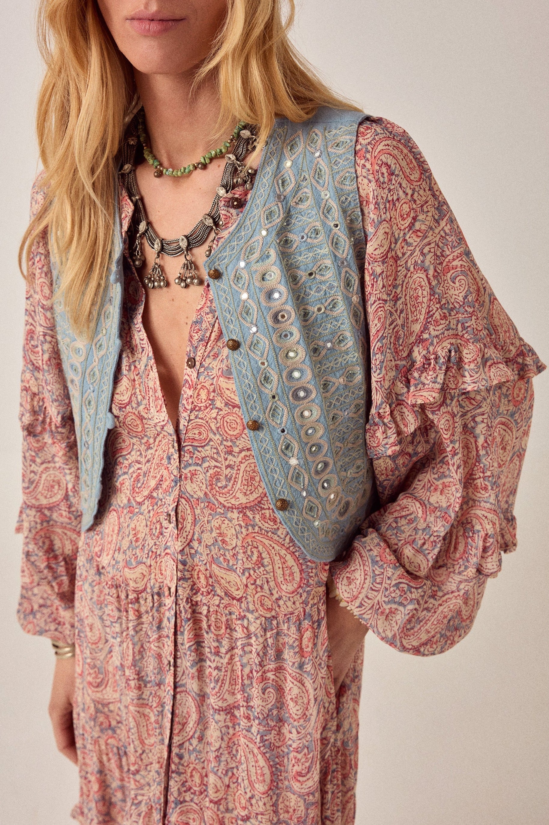 Maison Hotel Treasure Vest Halo Moon